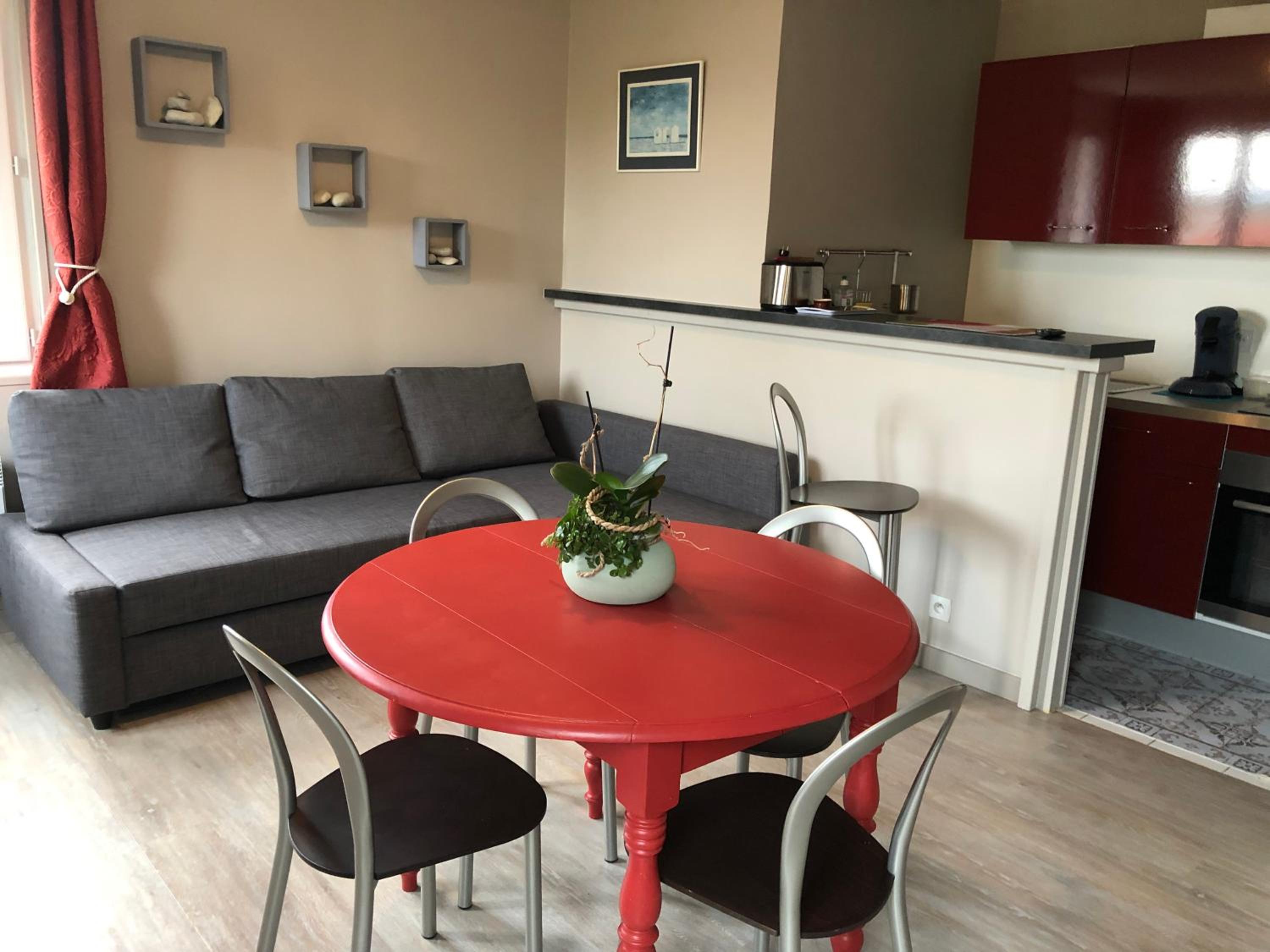 Apartment with Garden View - Photo 5