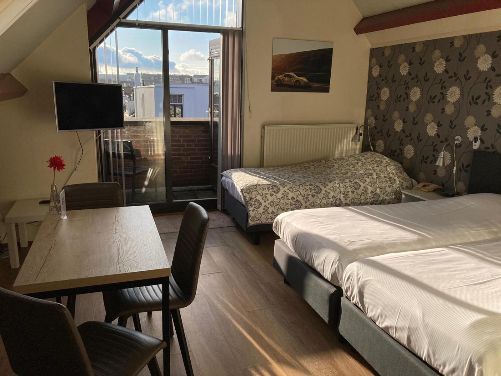 Triple Room with Balcony
