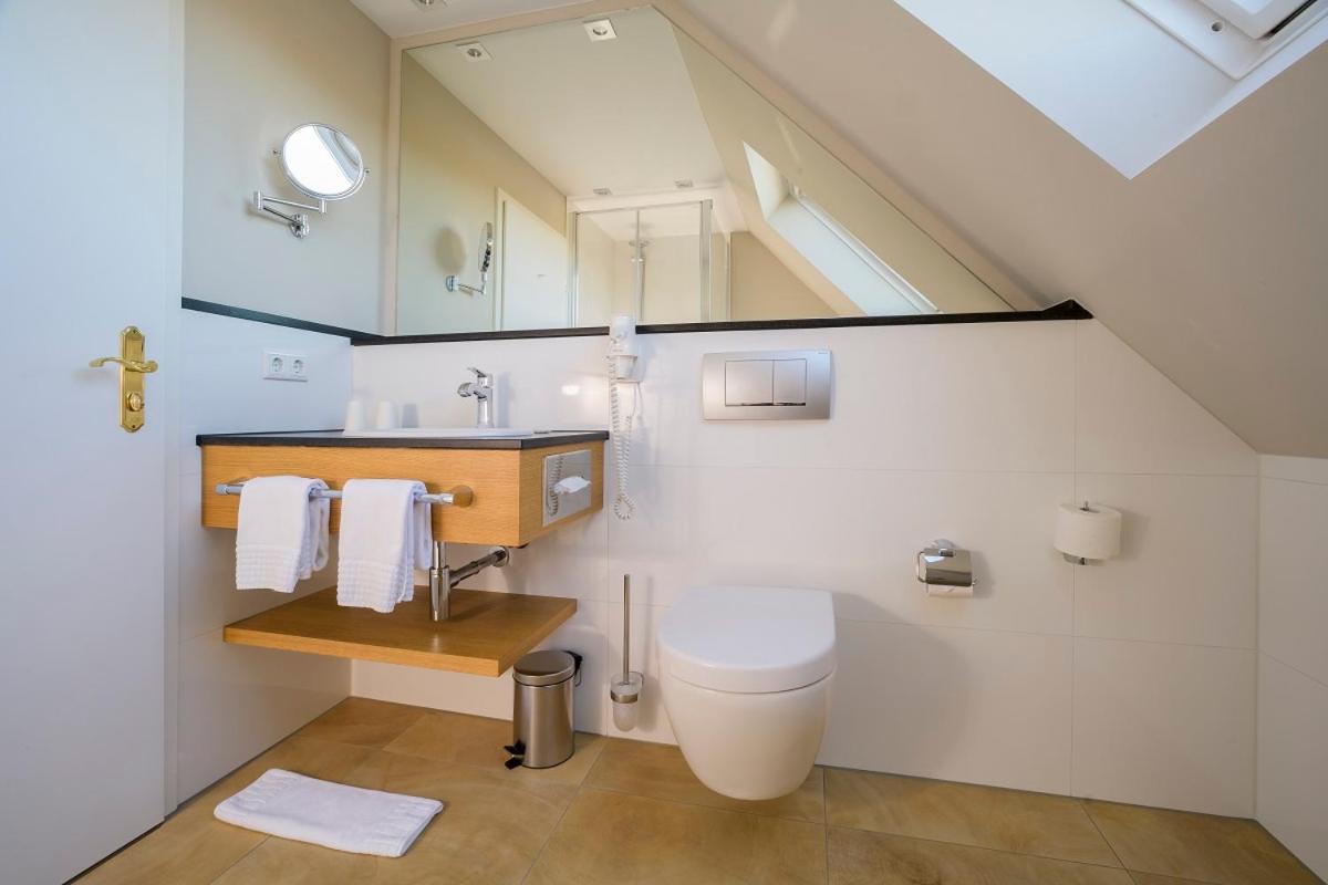 Double Room - Photo 15