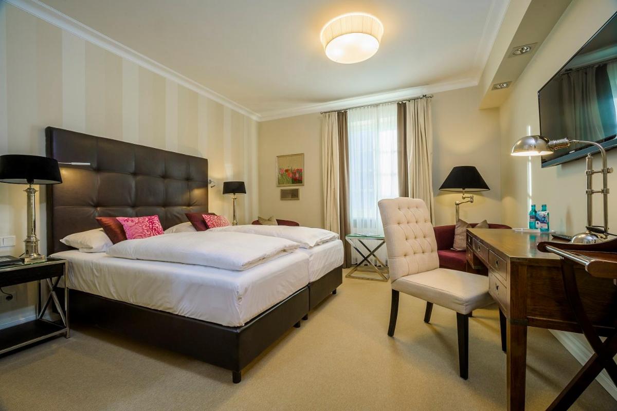 Double Room - Photo 6