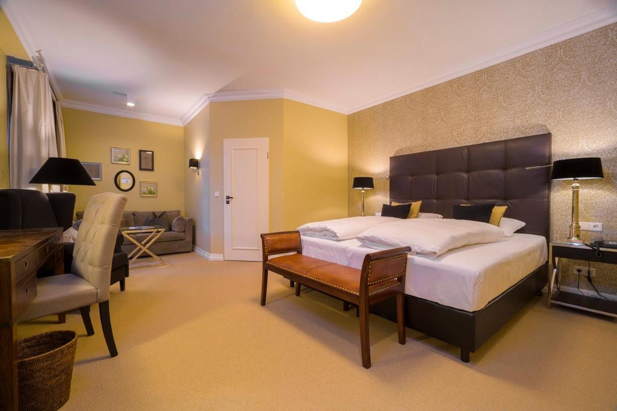 Double Room - Photo 7