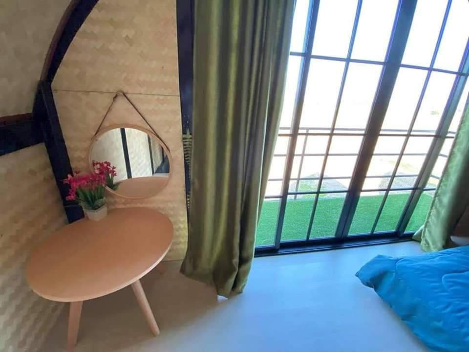 Family Room with Balcony photo 2