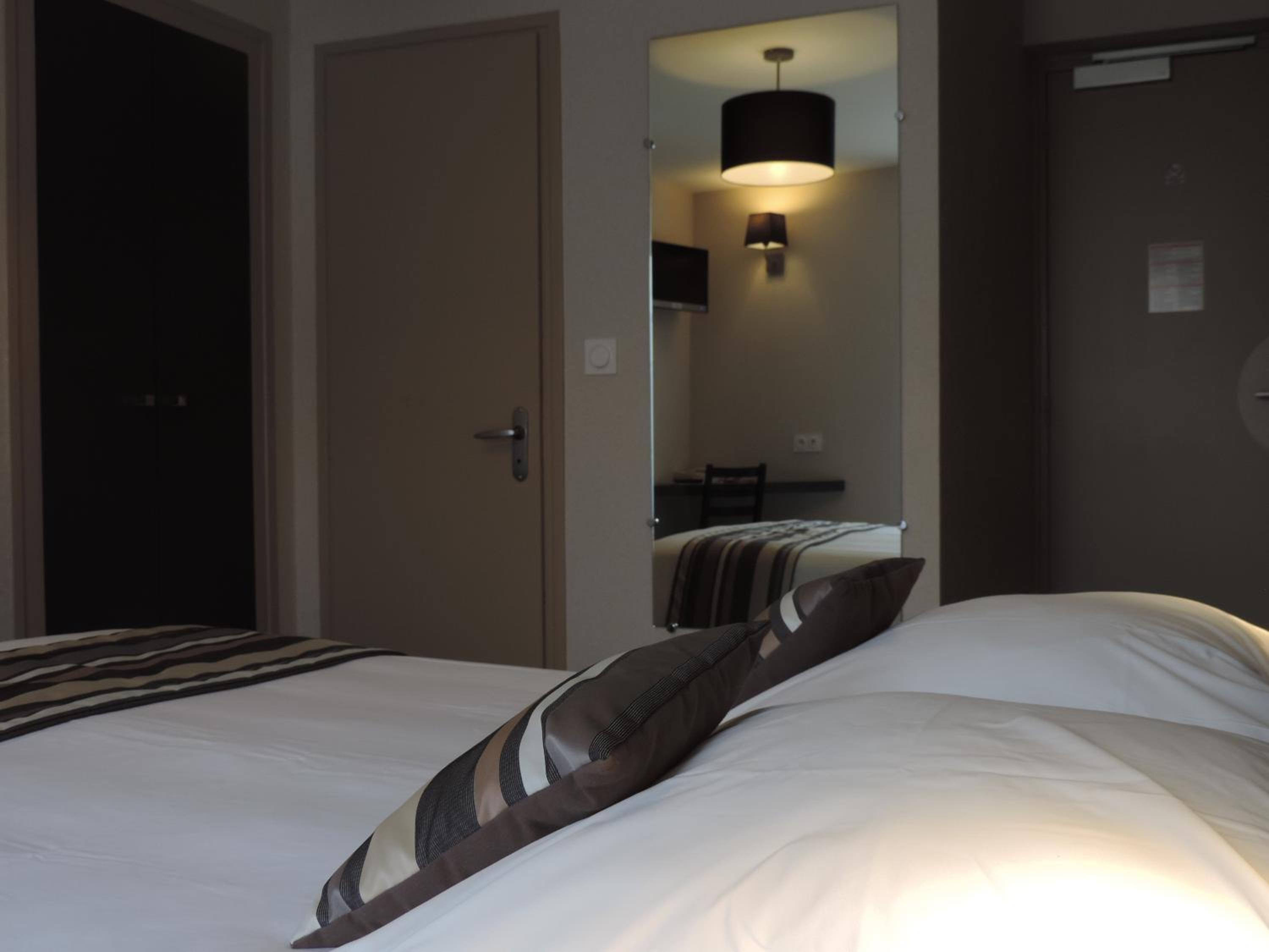 Standard Double Room photo 3