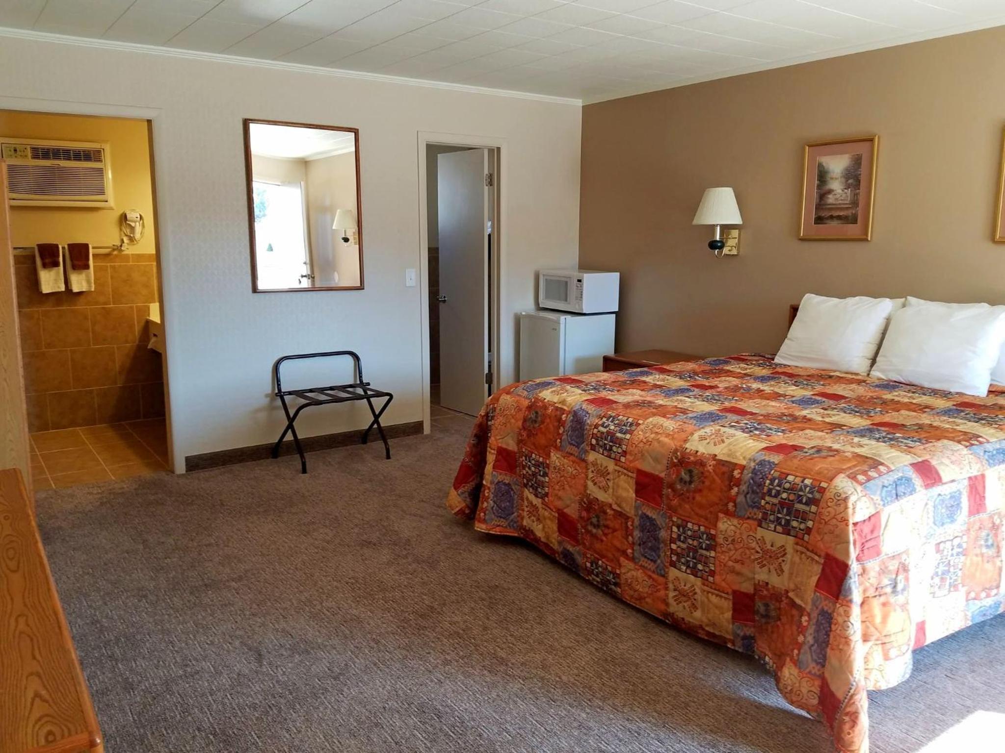 Deluxe King Room photo 2