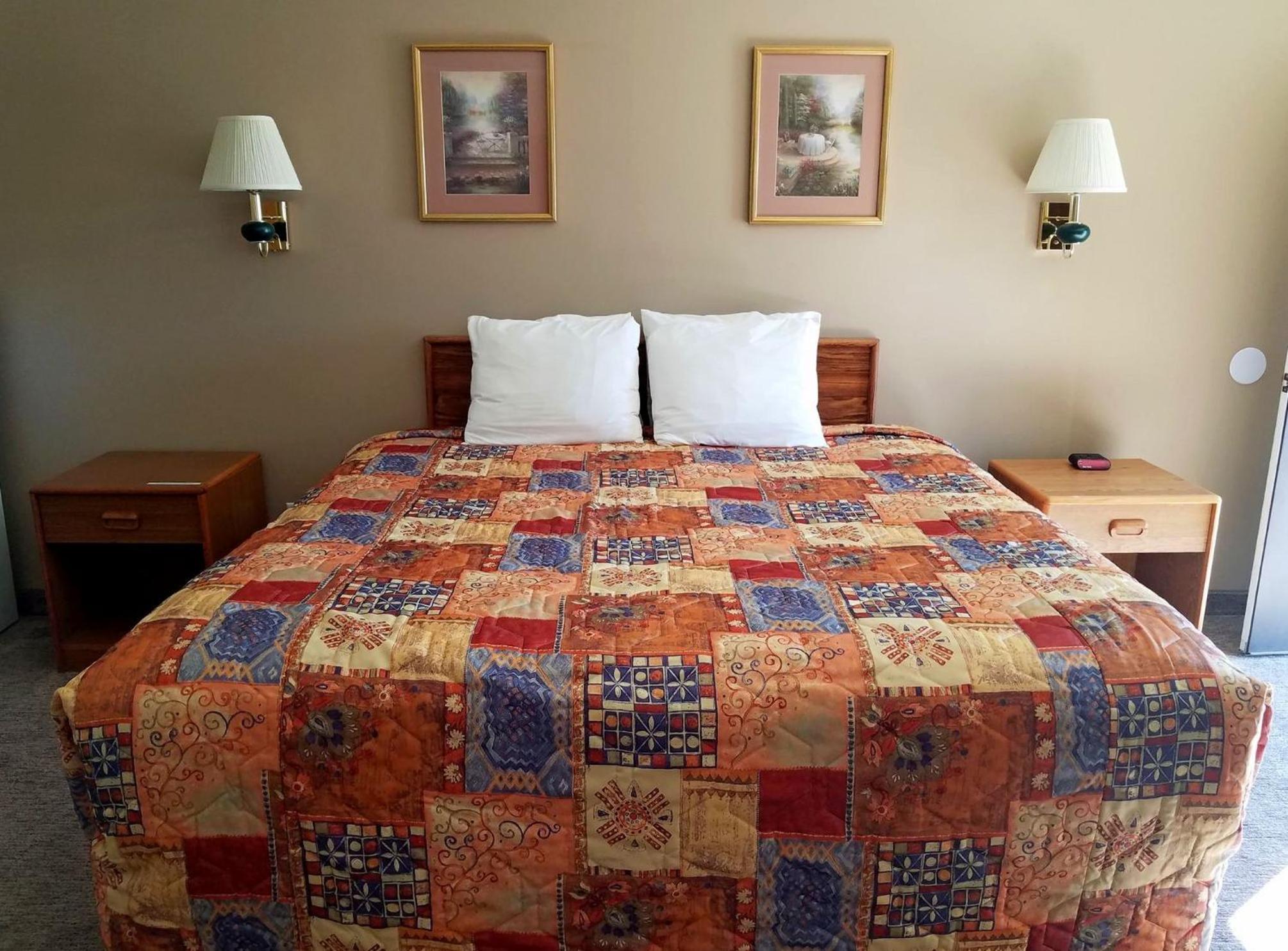 Deluxe King Room photo 1