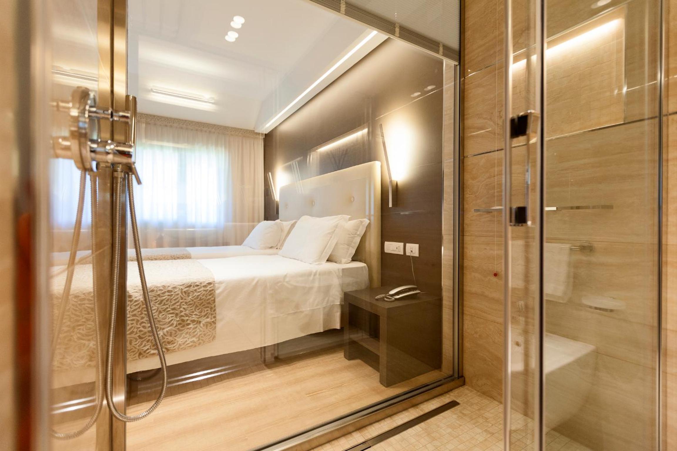 Deluxe Double Room - Photo 1