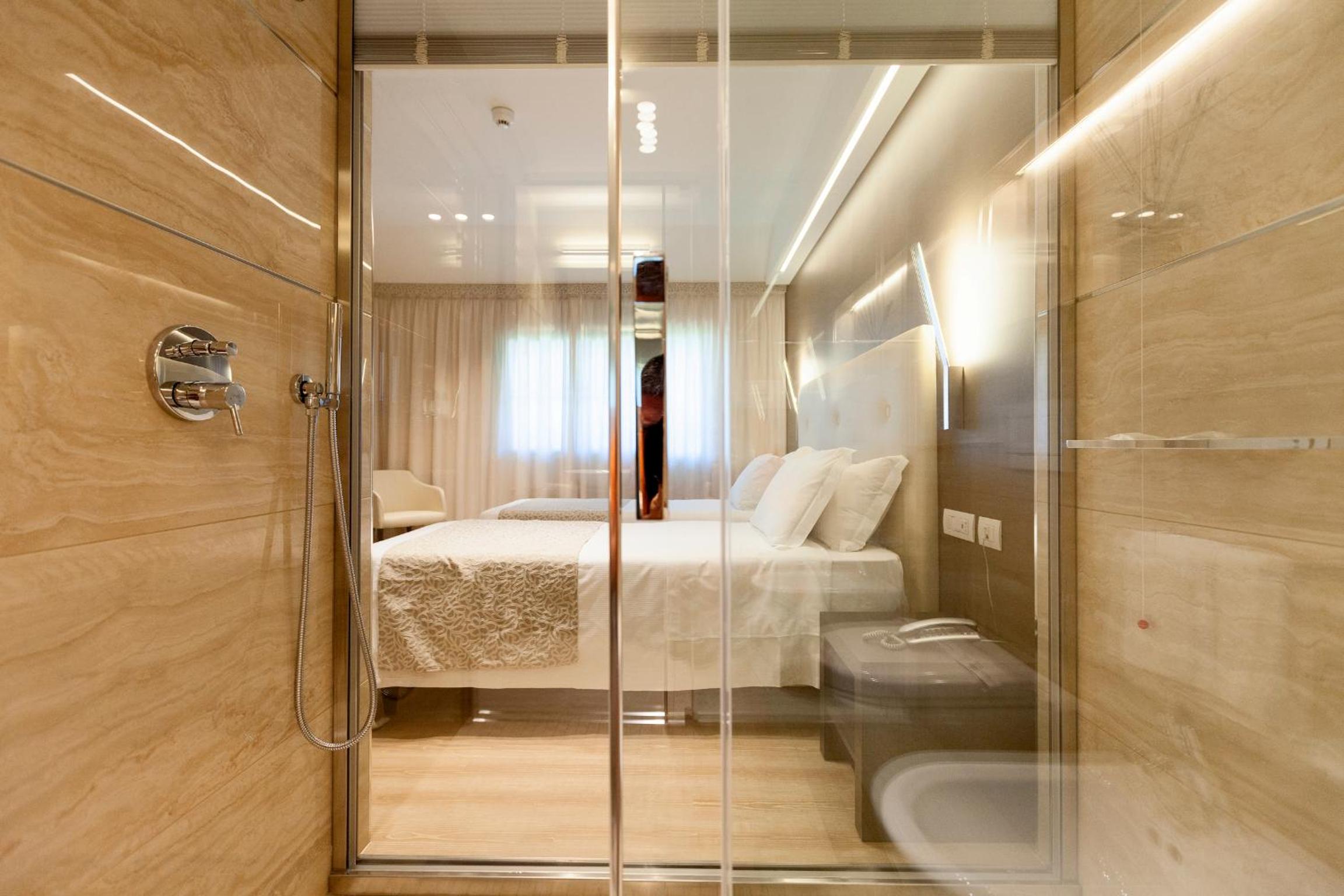Deluxe Double Room - Photo 6