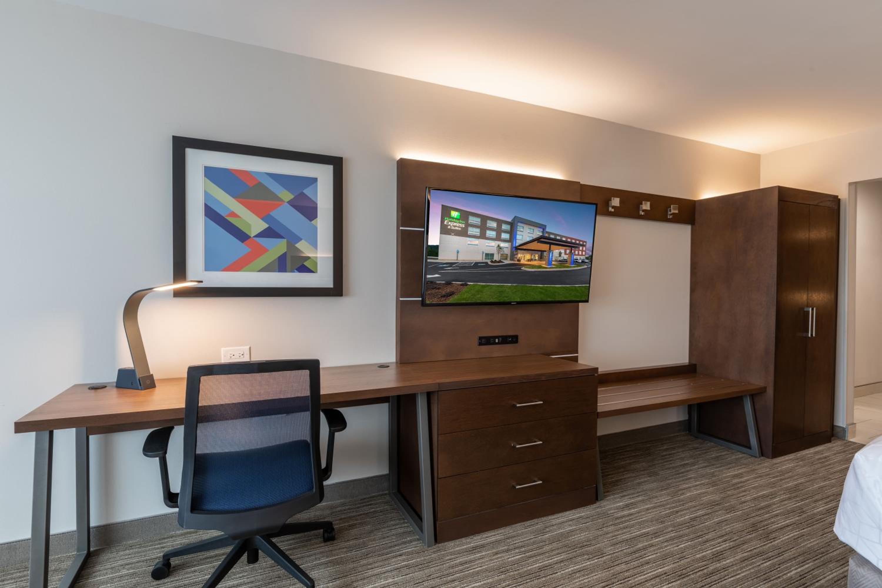 Standard King Room - Photo 3