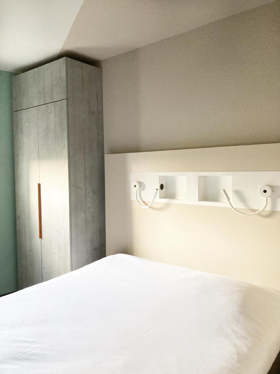 Deluxe Room with a Double Bed photo 3