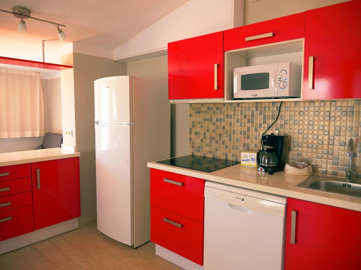 Three-Bedroom Apartment photo 2