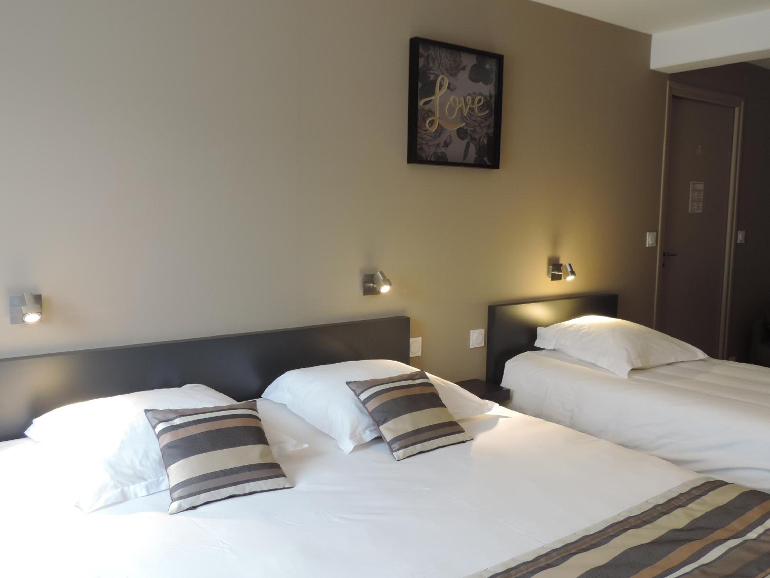Comfort Triple Room with Shower photo 3