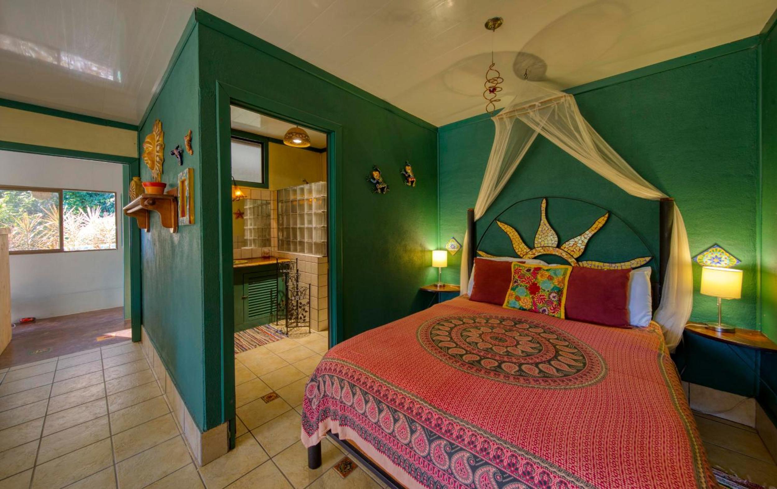 Deluxe Queen Suite