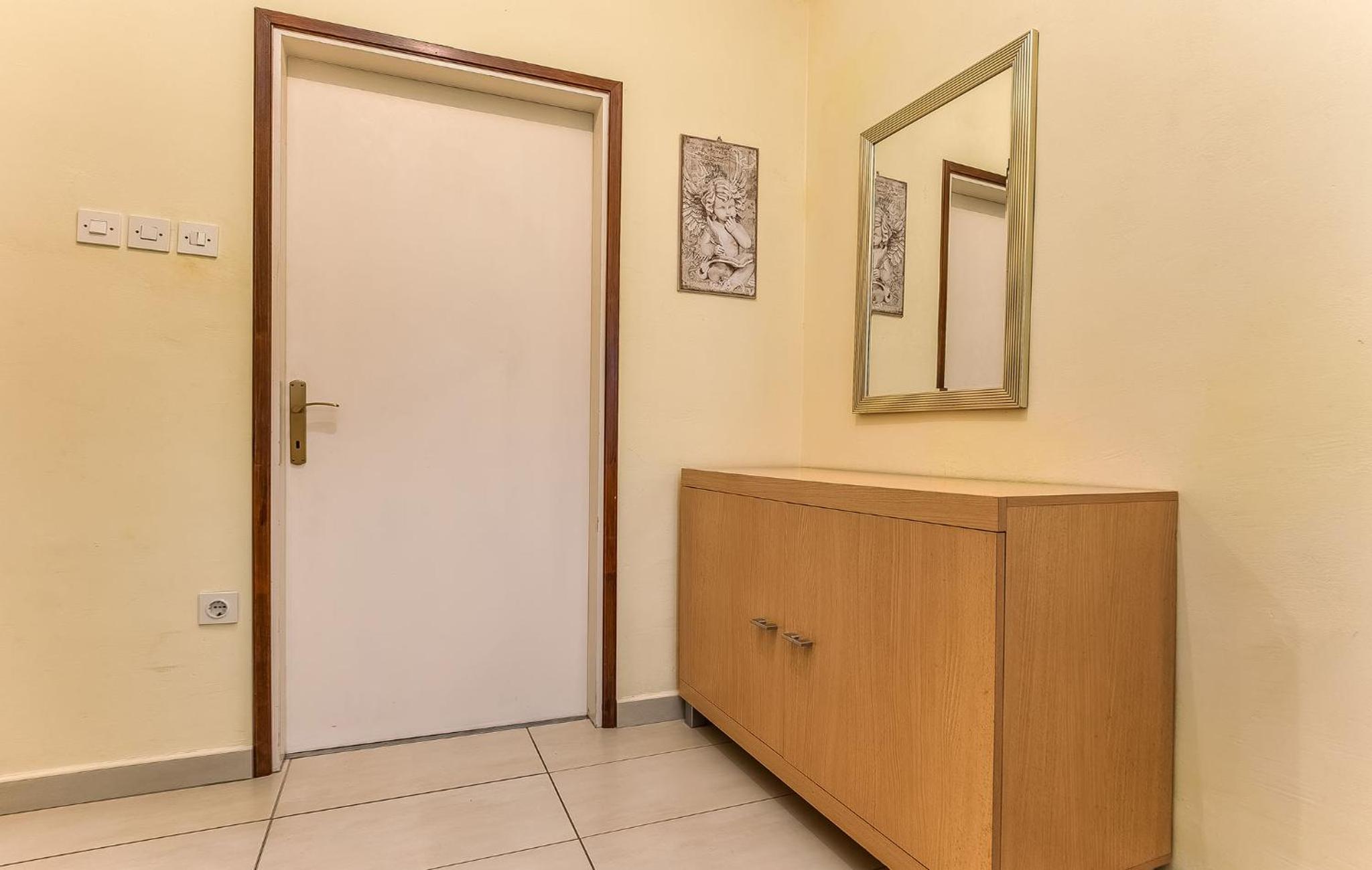 One-Bedroom Apartment - Photo 17
