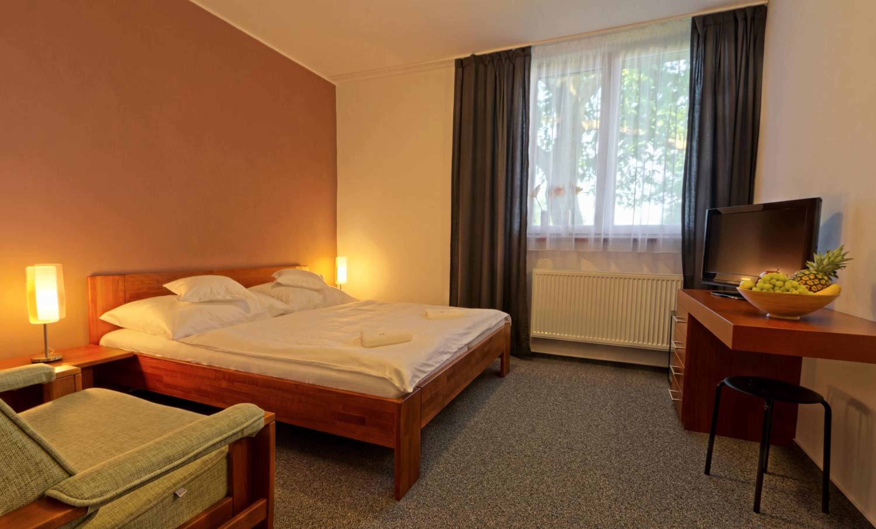 Double Room with Extra Bed photo 1
