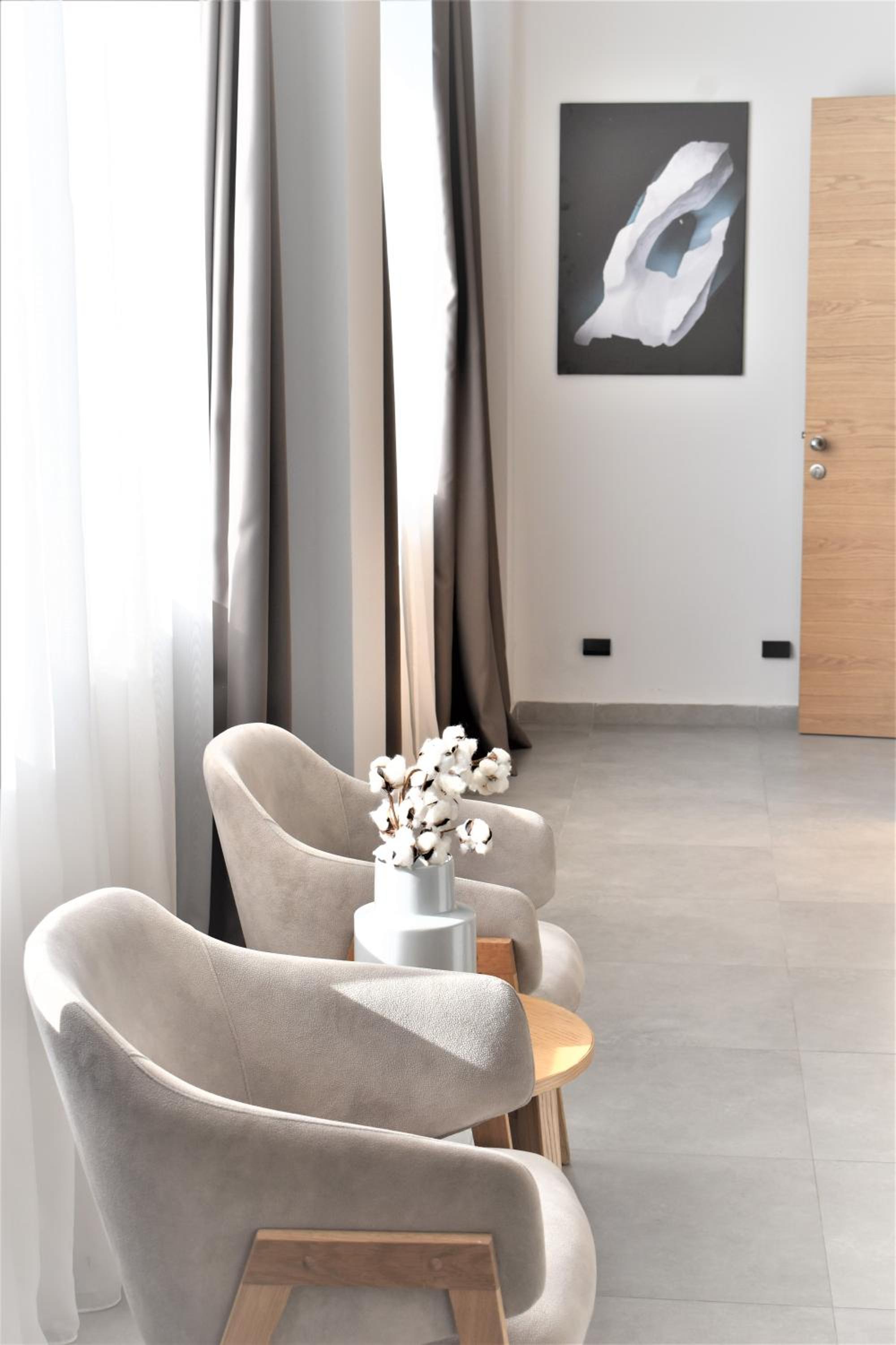 Deluxe Suite with Spa Bath - Photo 10