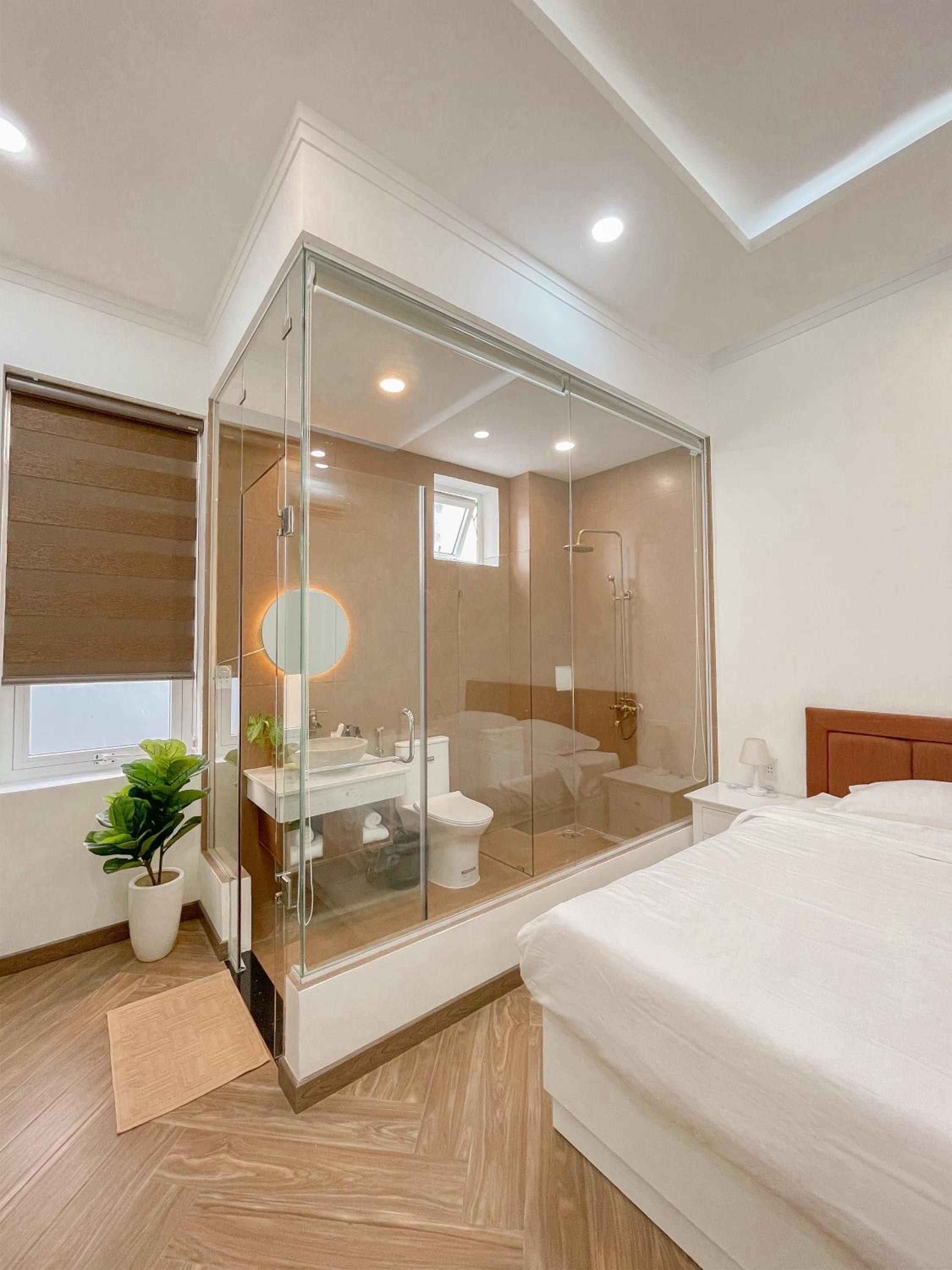 Standard King Room photo 2