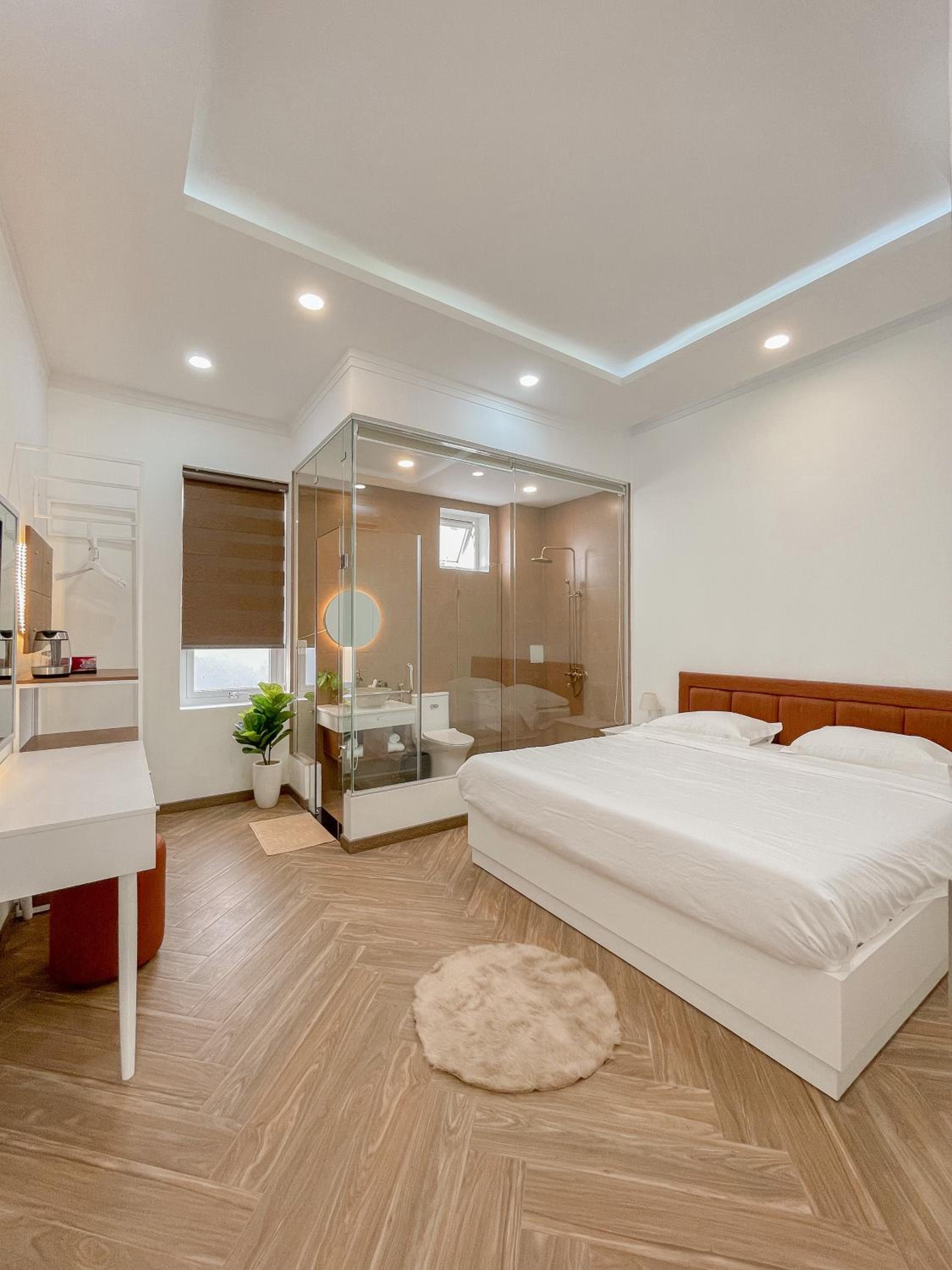 Standard King Room photo 1