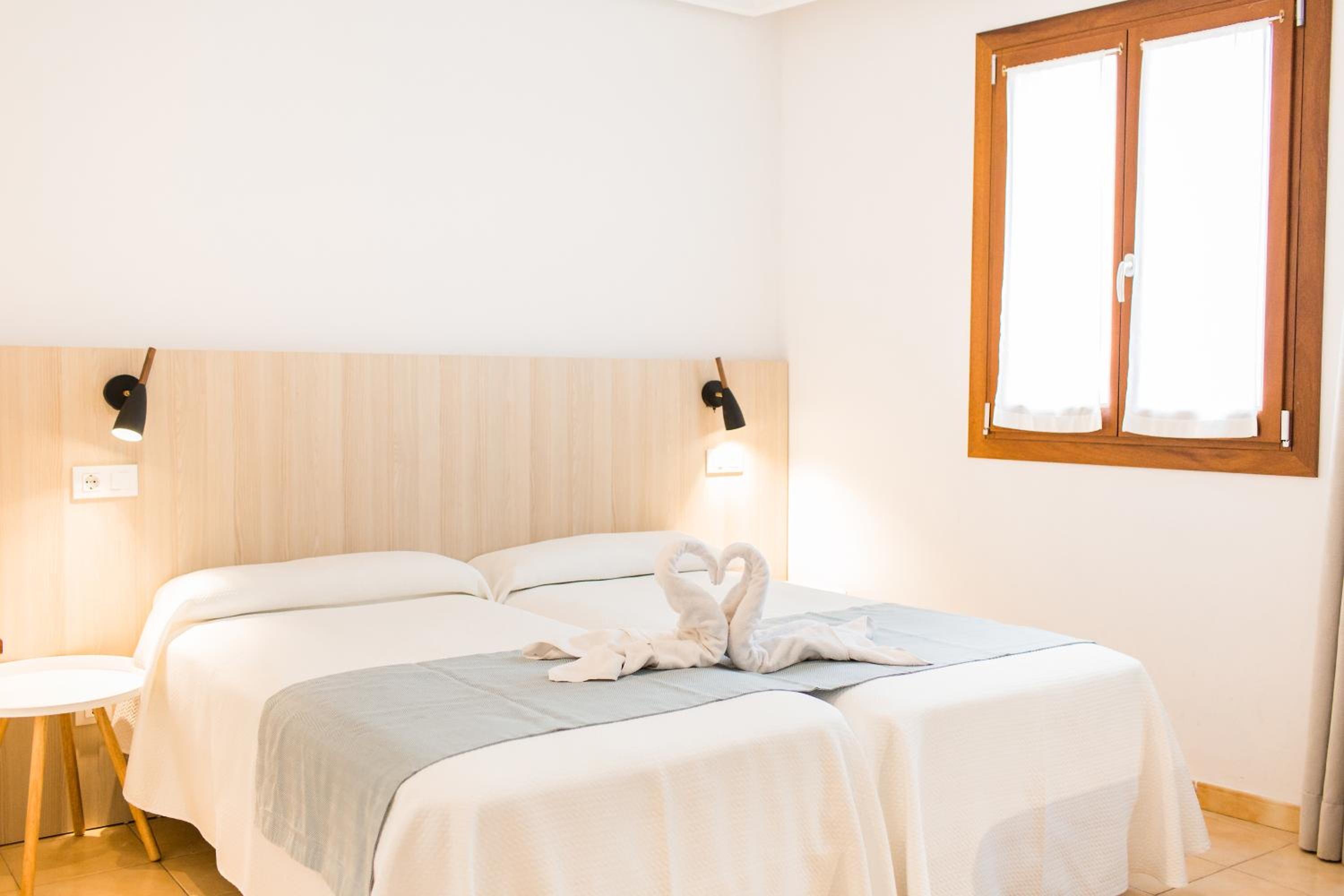Double Room with Private Bathroom photo 3