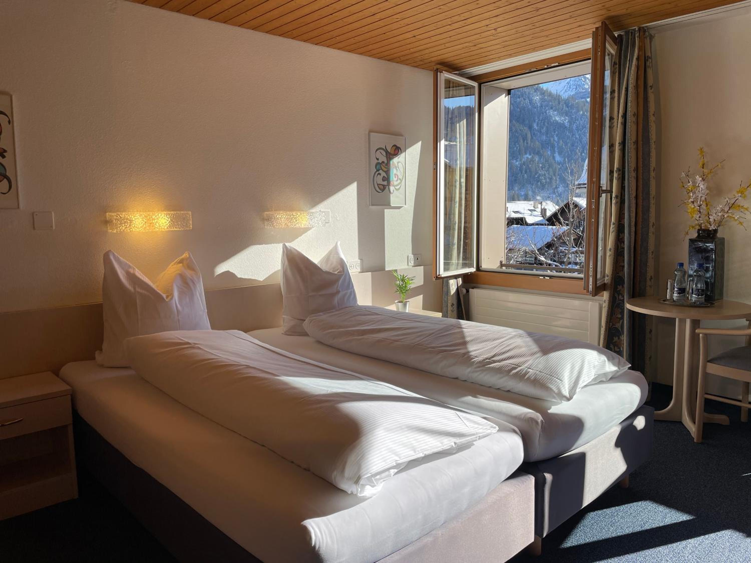 Standard Twin Room - Photo 6
