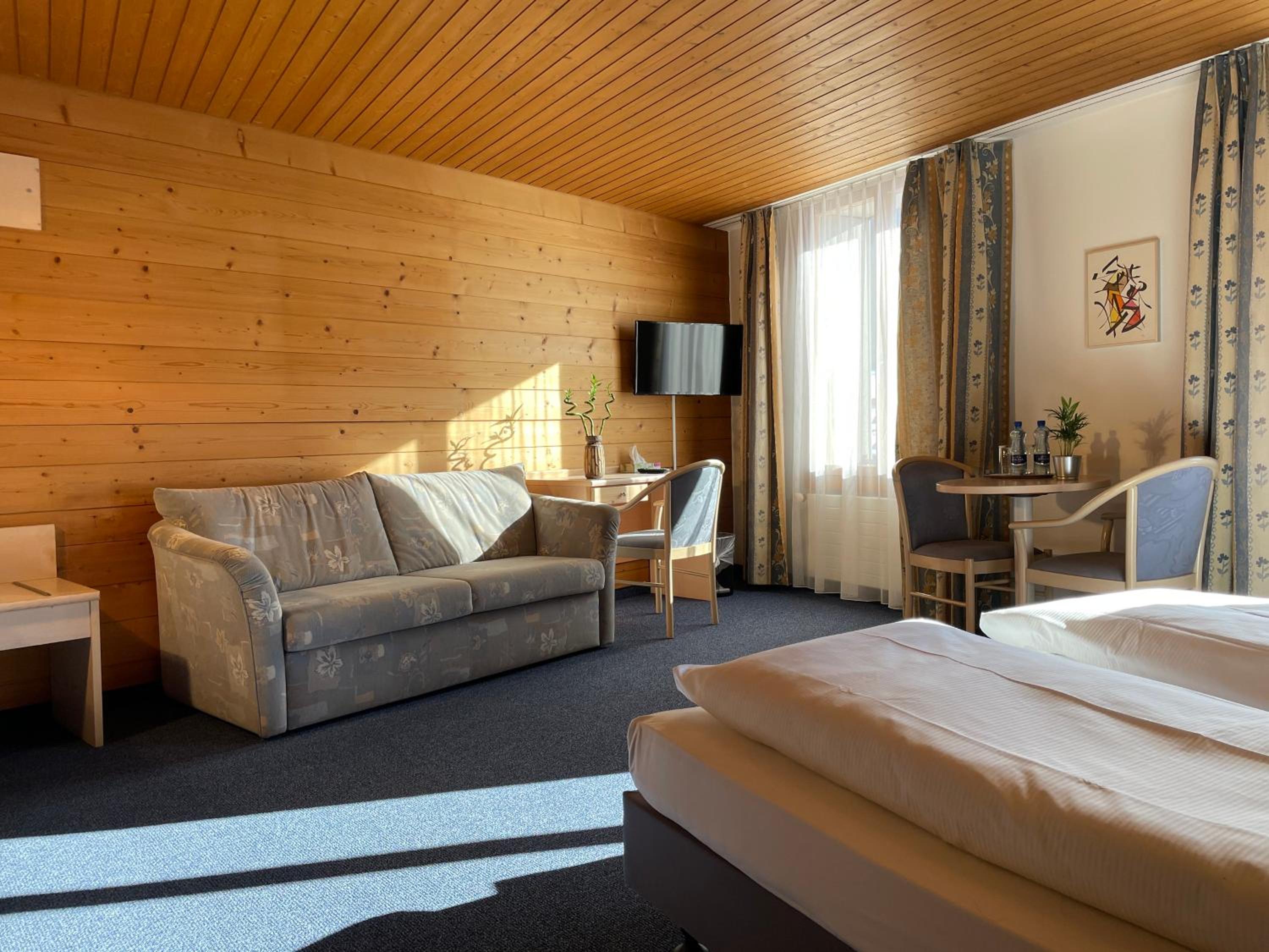 Deluxe Twin Room - Photo 2