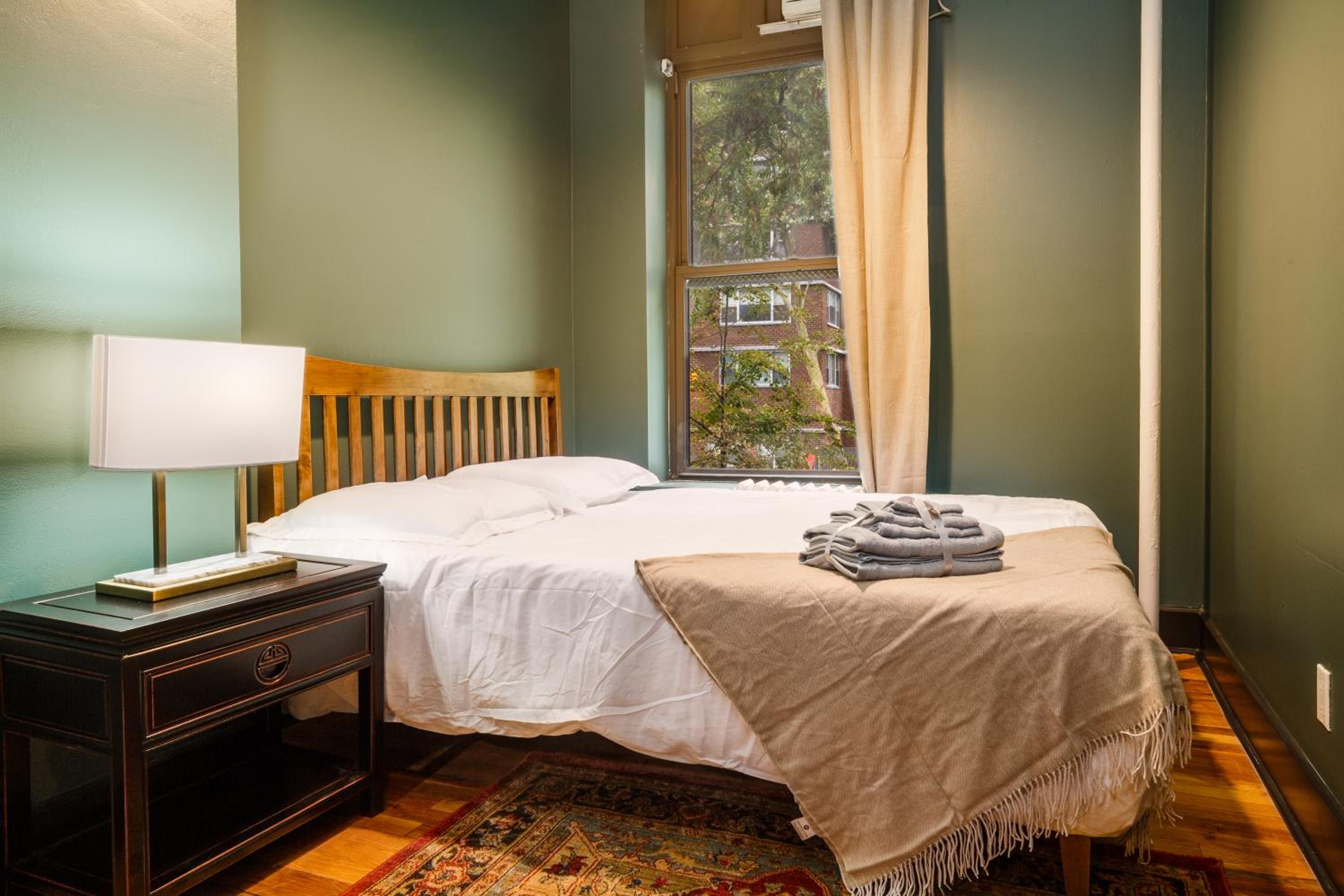 Double Room with Shared Bathroom photo 1
