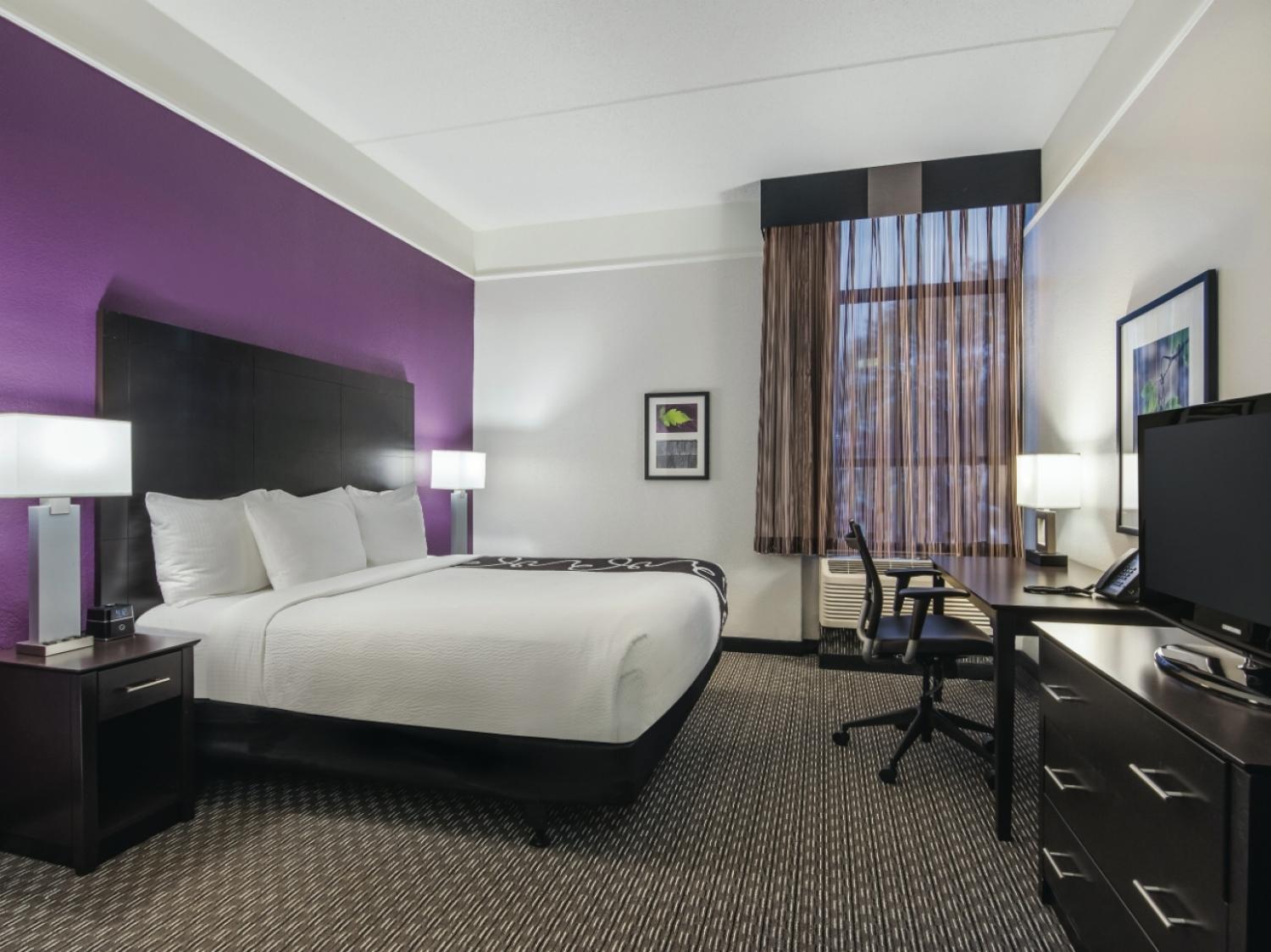 King Room - Mobility Access/Non-Smoking - Photo 7