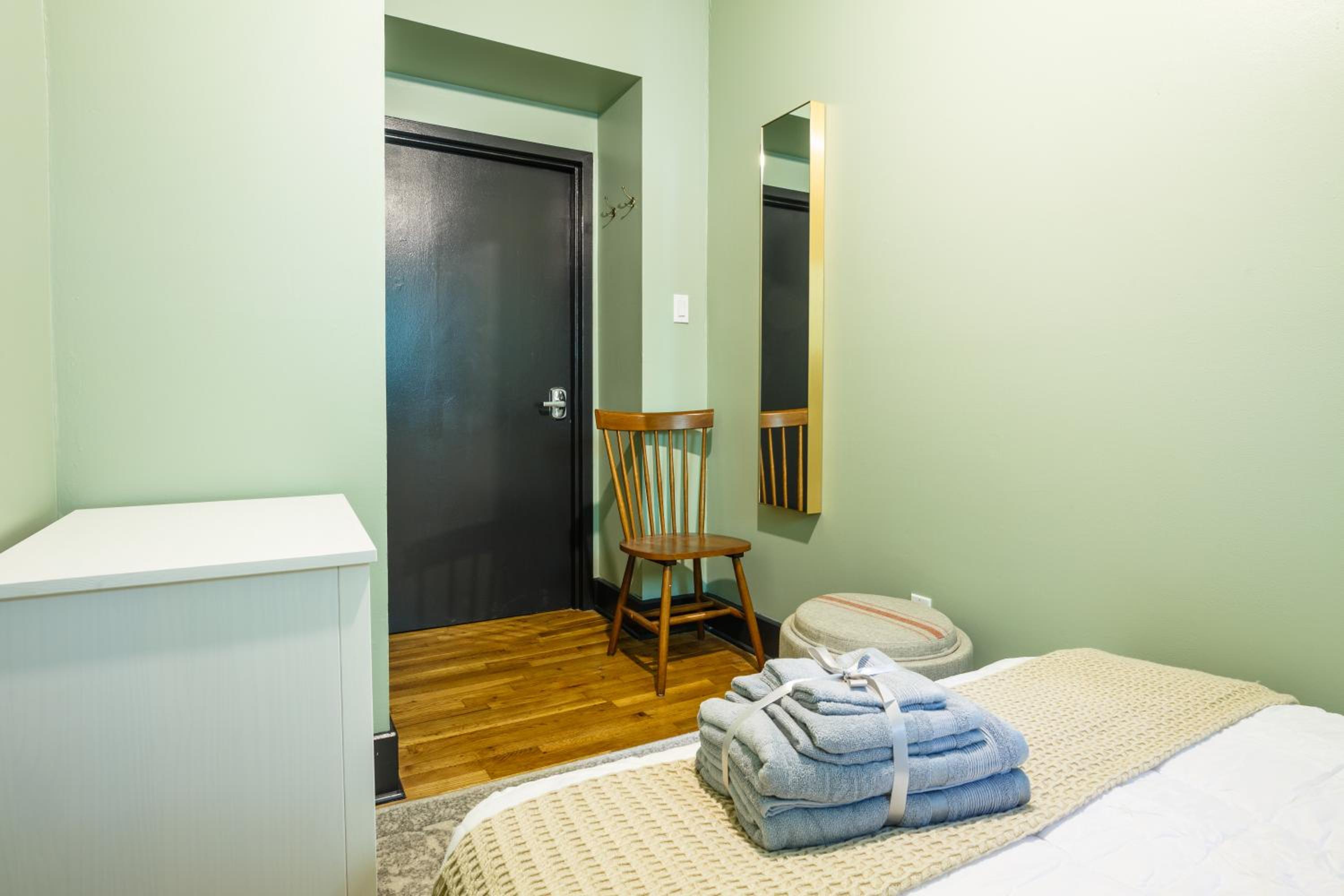 Double Room with Shared Bathroom photo 2
