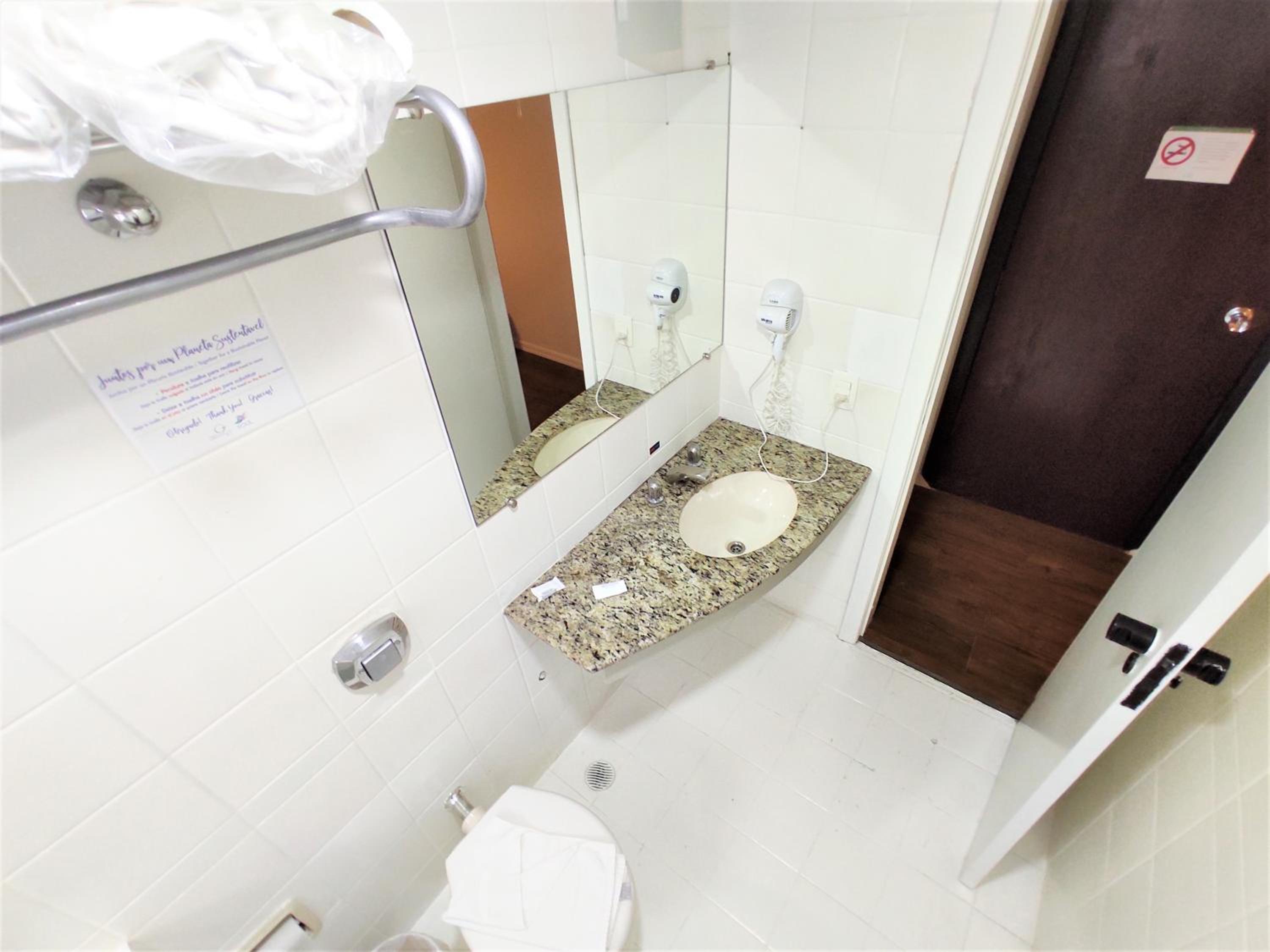 Standard Twin Room - Photo 6