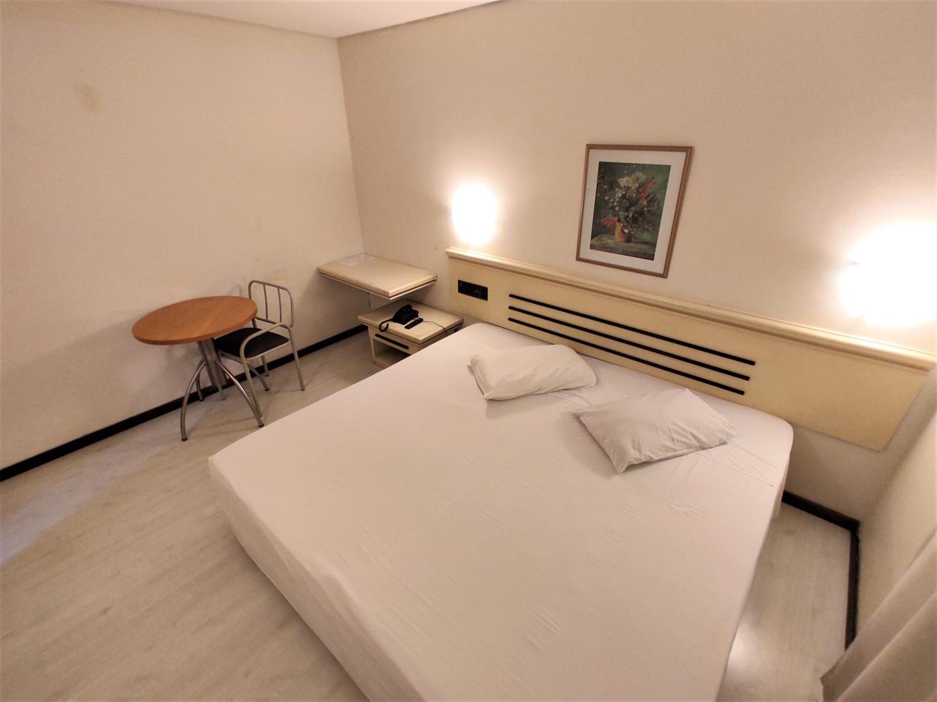 Standard Double Room - Photo 3