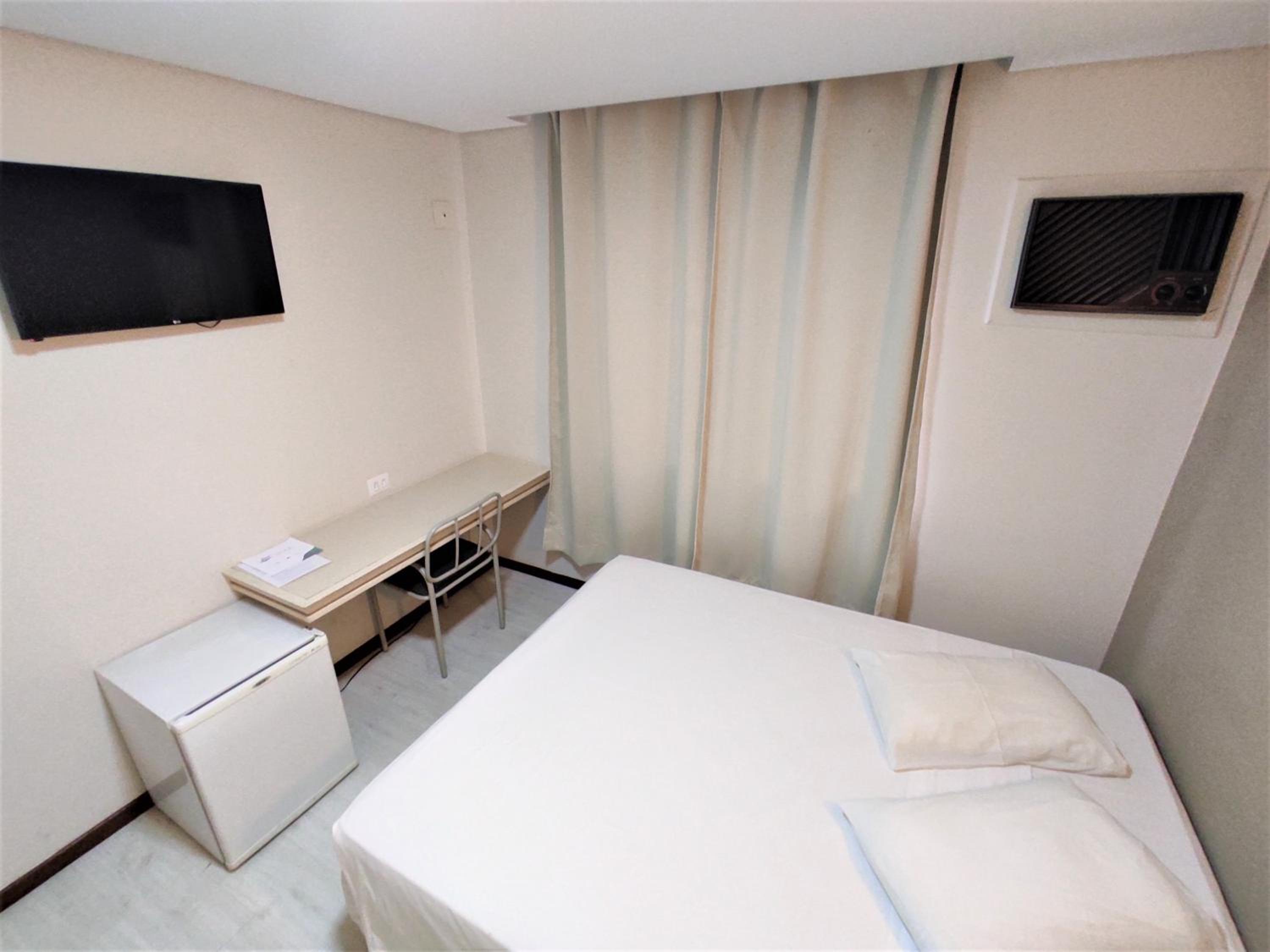 Standard Double Room - Photo 7