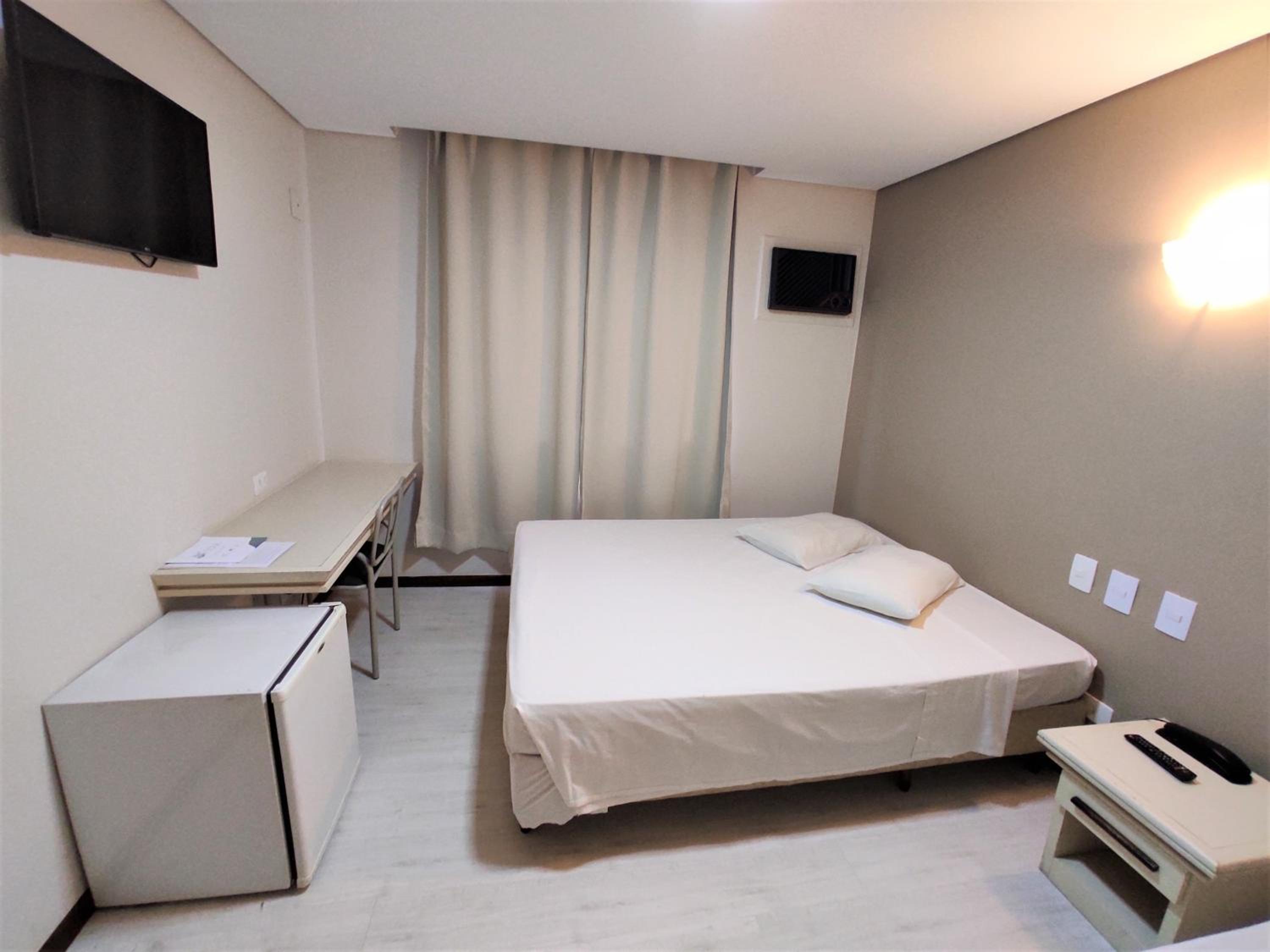 Standard Double Room - Photo 8