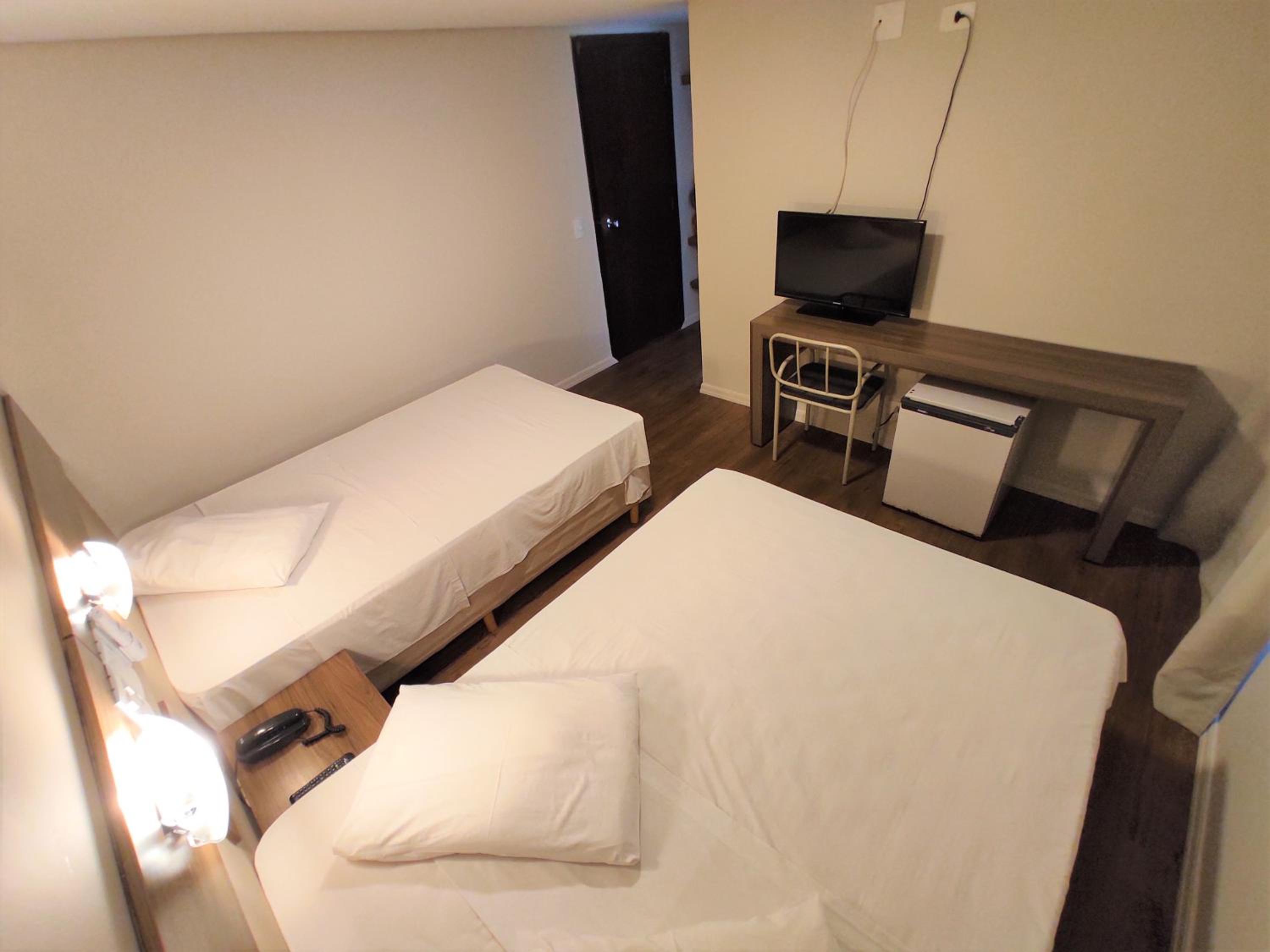 Standard Triple Room photo 3