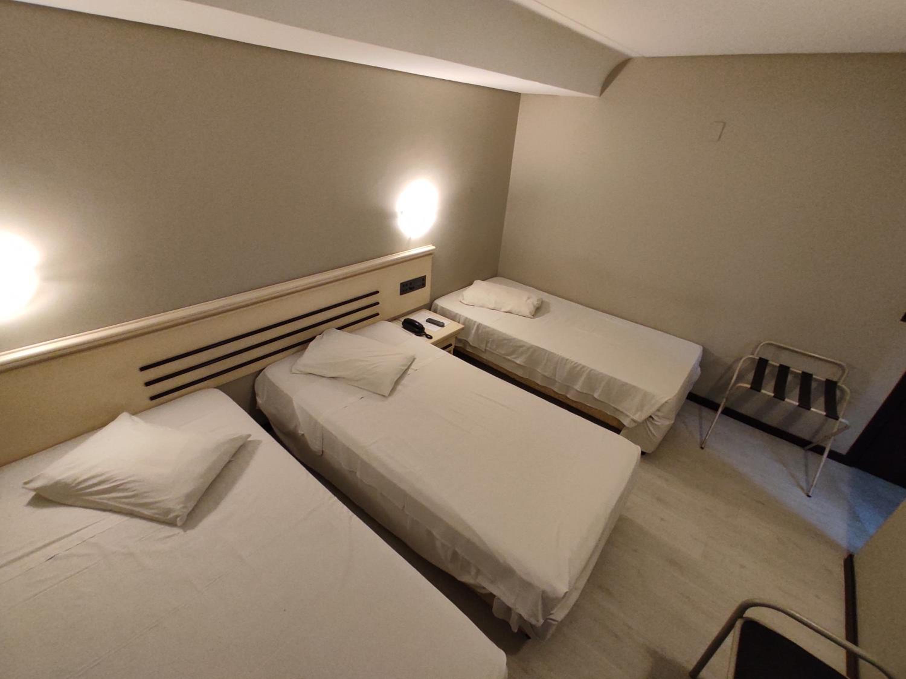 Standard Triple Room - Photo 2