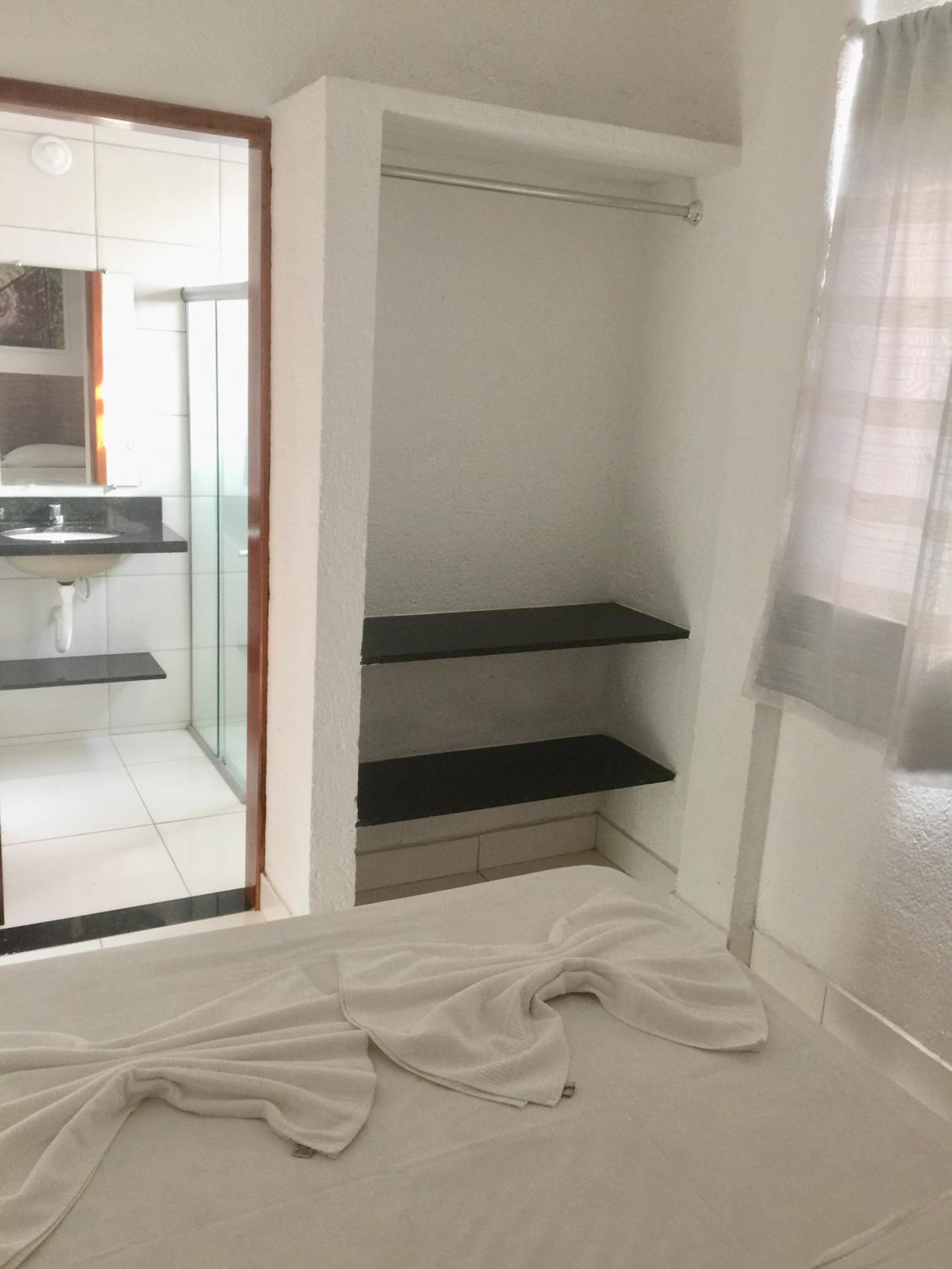 Three-Bedroom Apartment with Balcony and Pool View - Photo 6