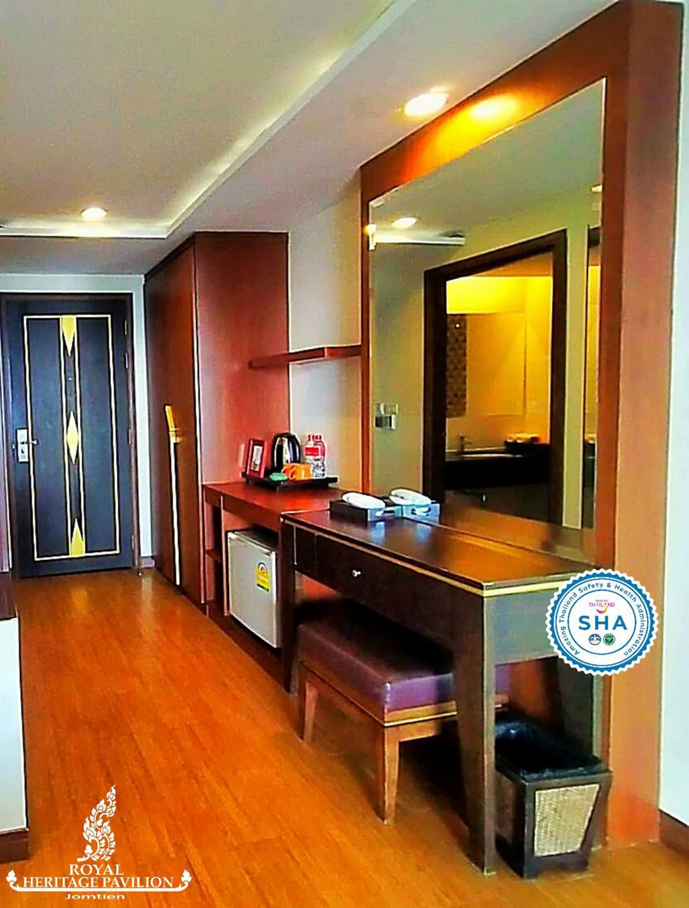 Luxury Suite with Pool Access  - Photo 4