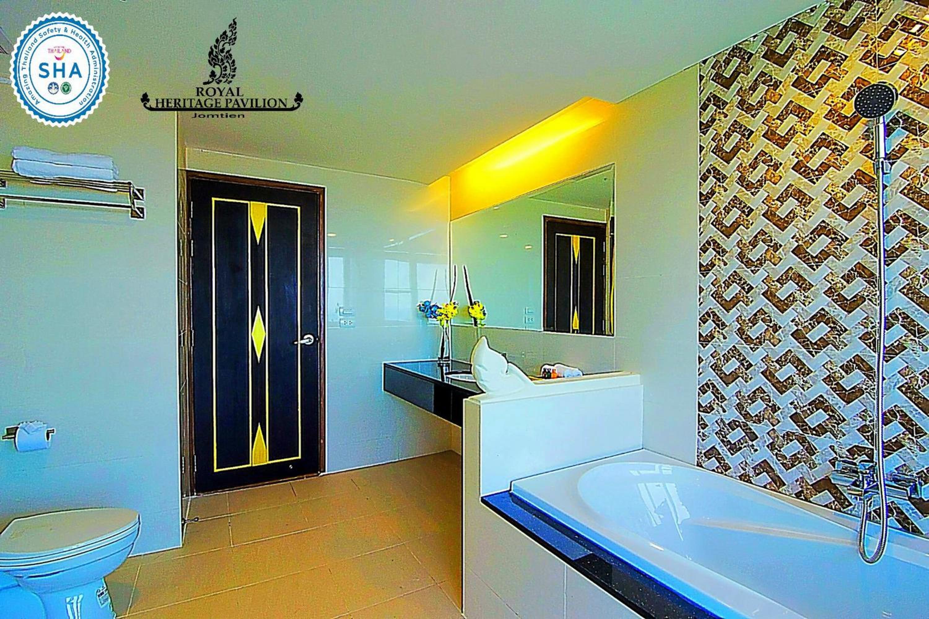 Beach Front Suite - Photo 10