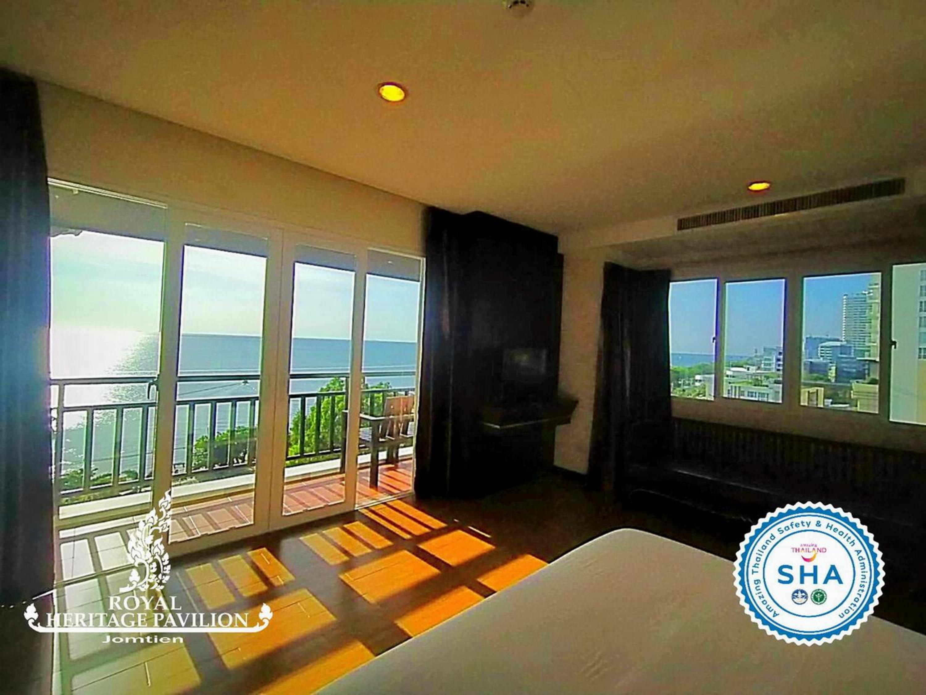 Beach Front Suite - Photo 13