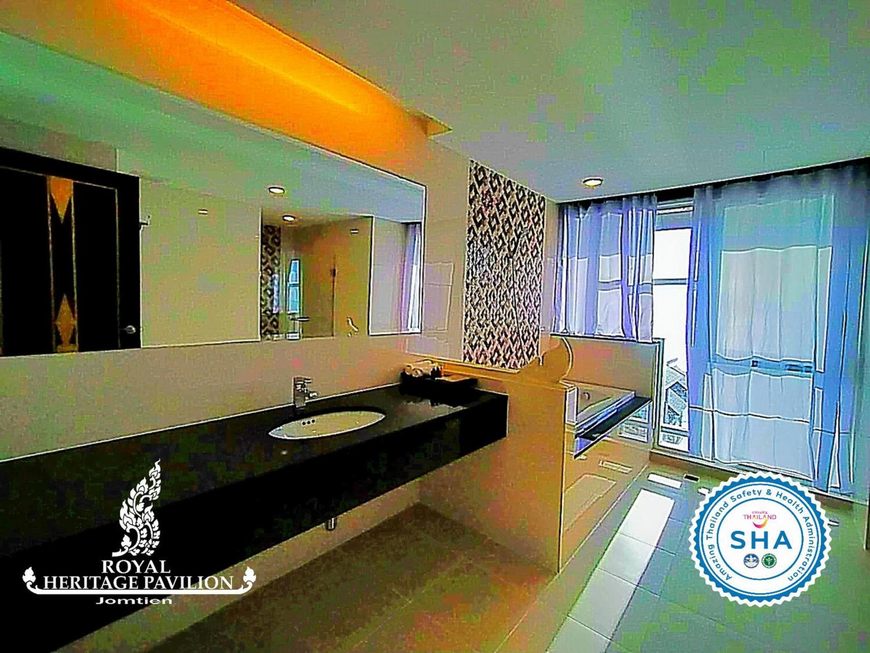 Beach Front Suite - Photo 12