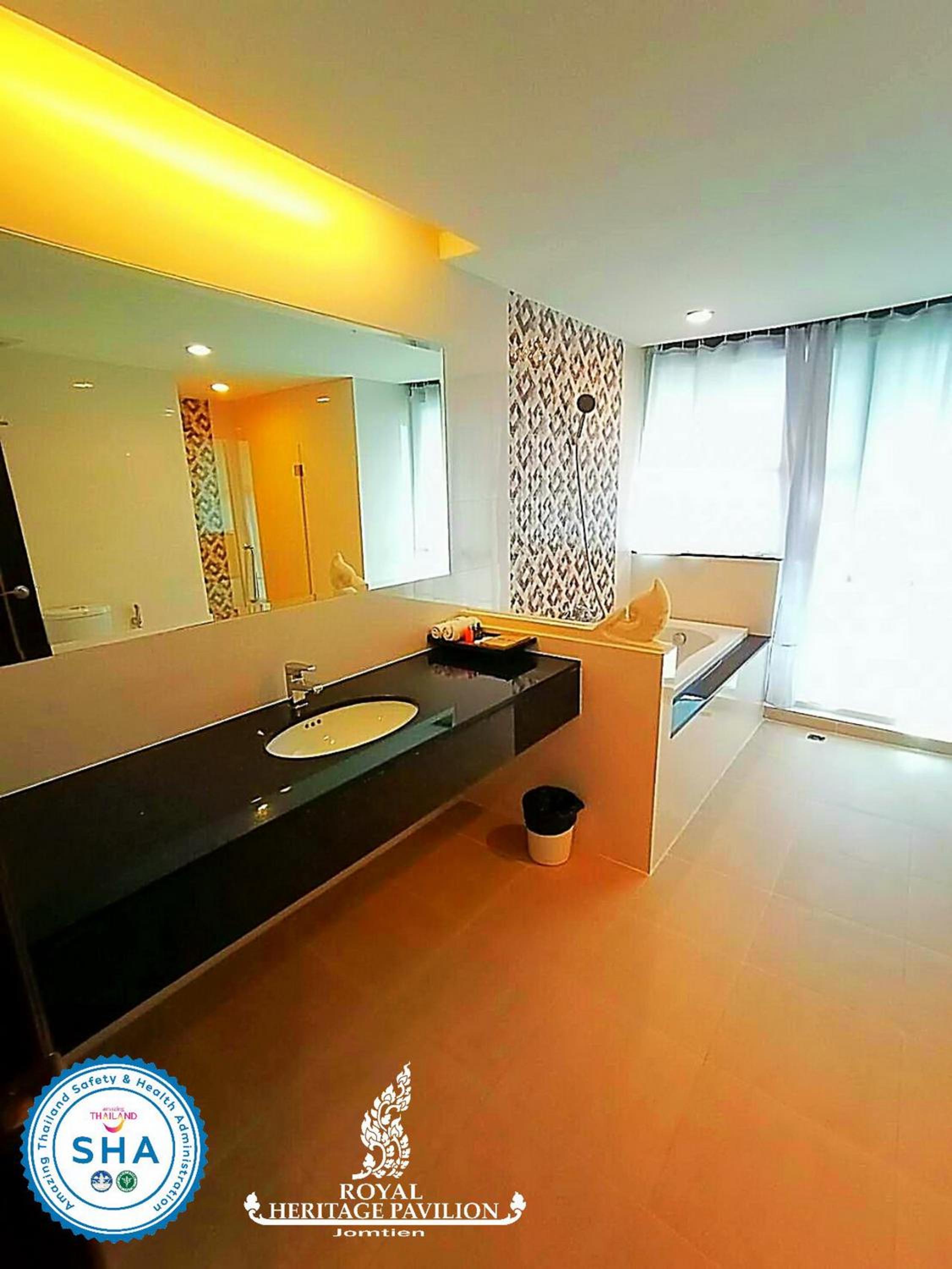 Beach Front Suite - Photo 8