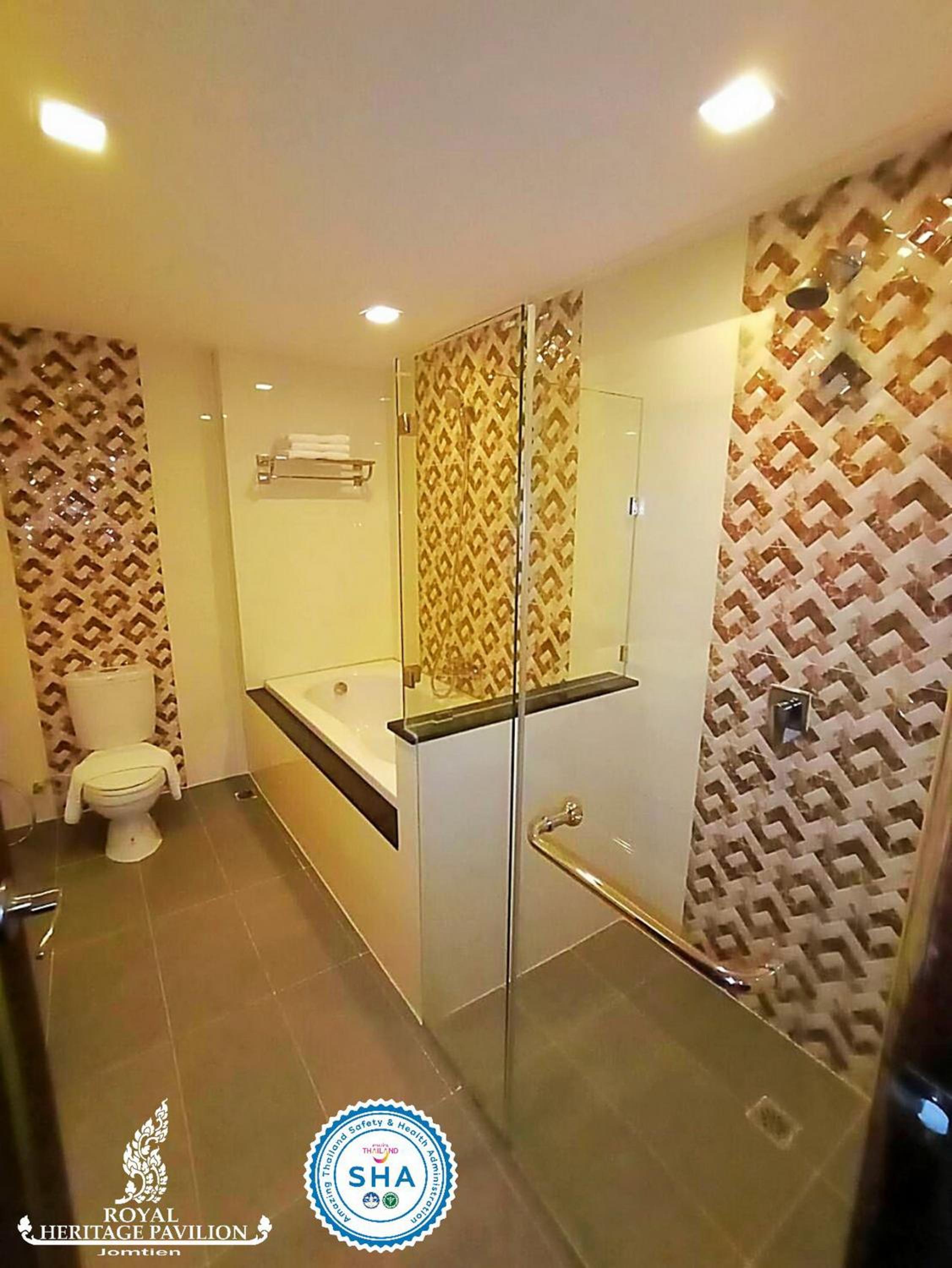 Grand Triple Suite - Photo 3