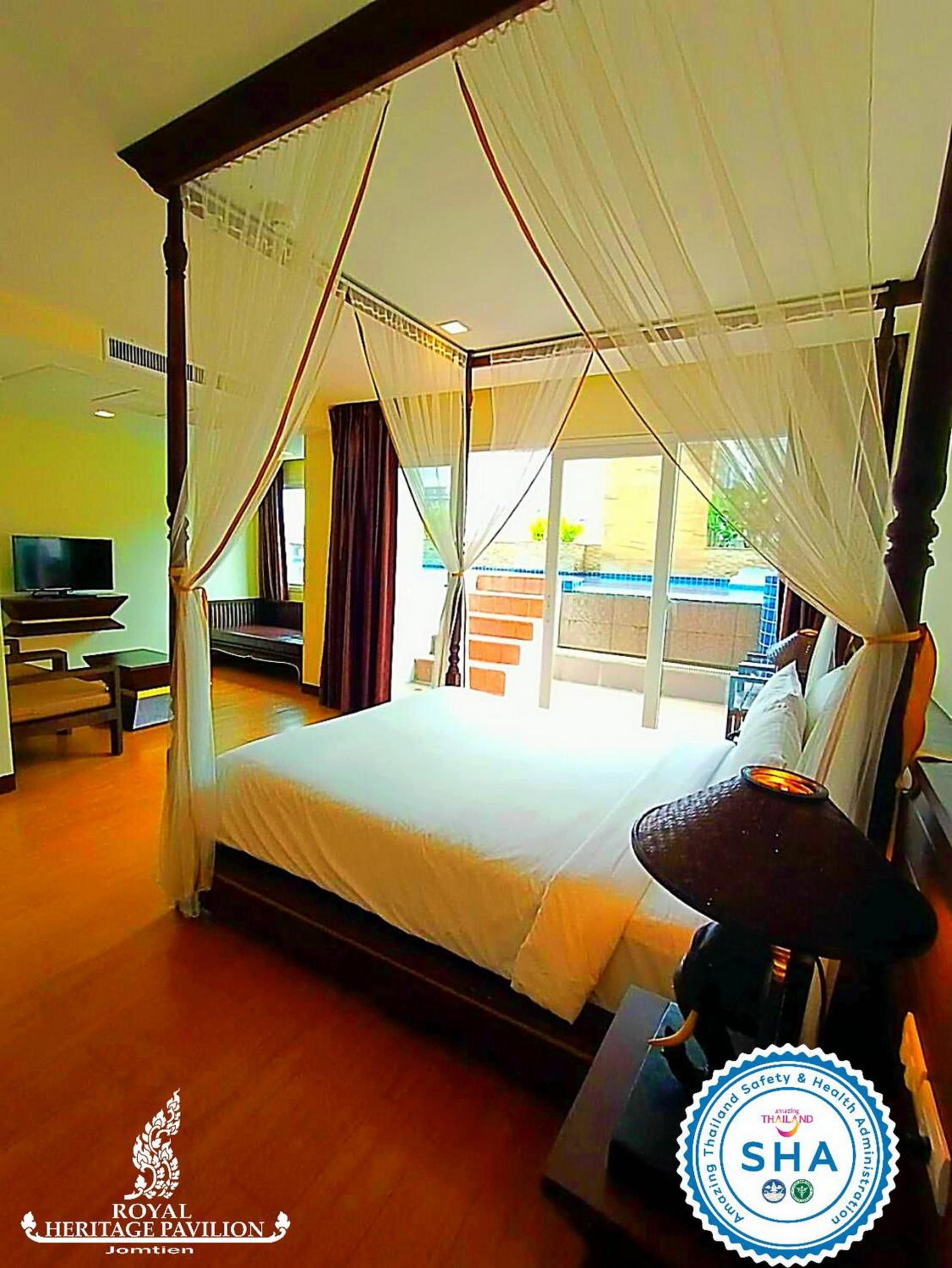 Luxury Suite with Pool Access  - Photo 14