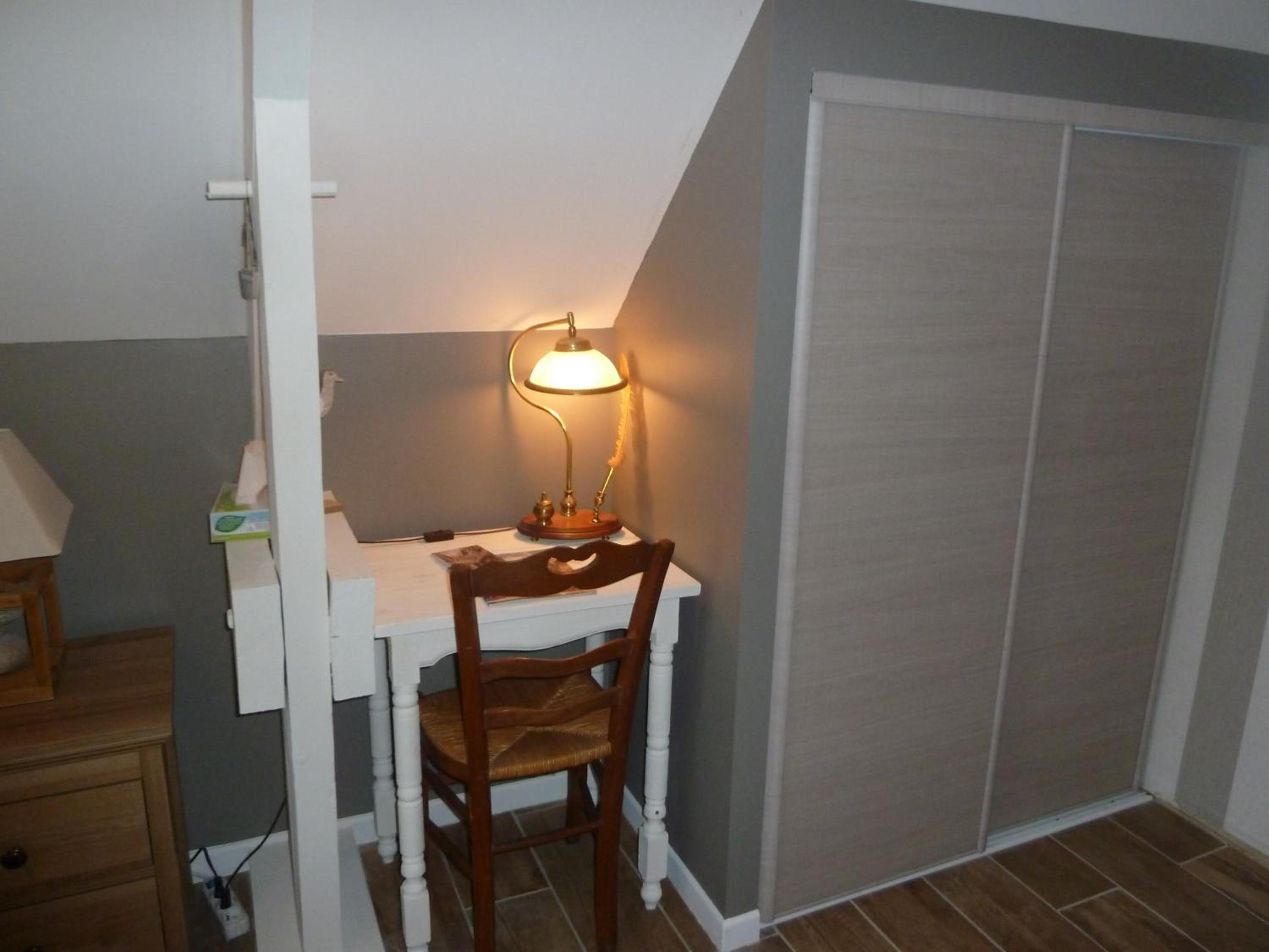 Double Room with Private Bathroom - Photo 2