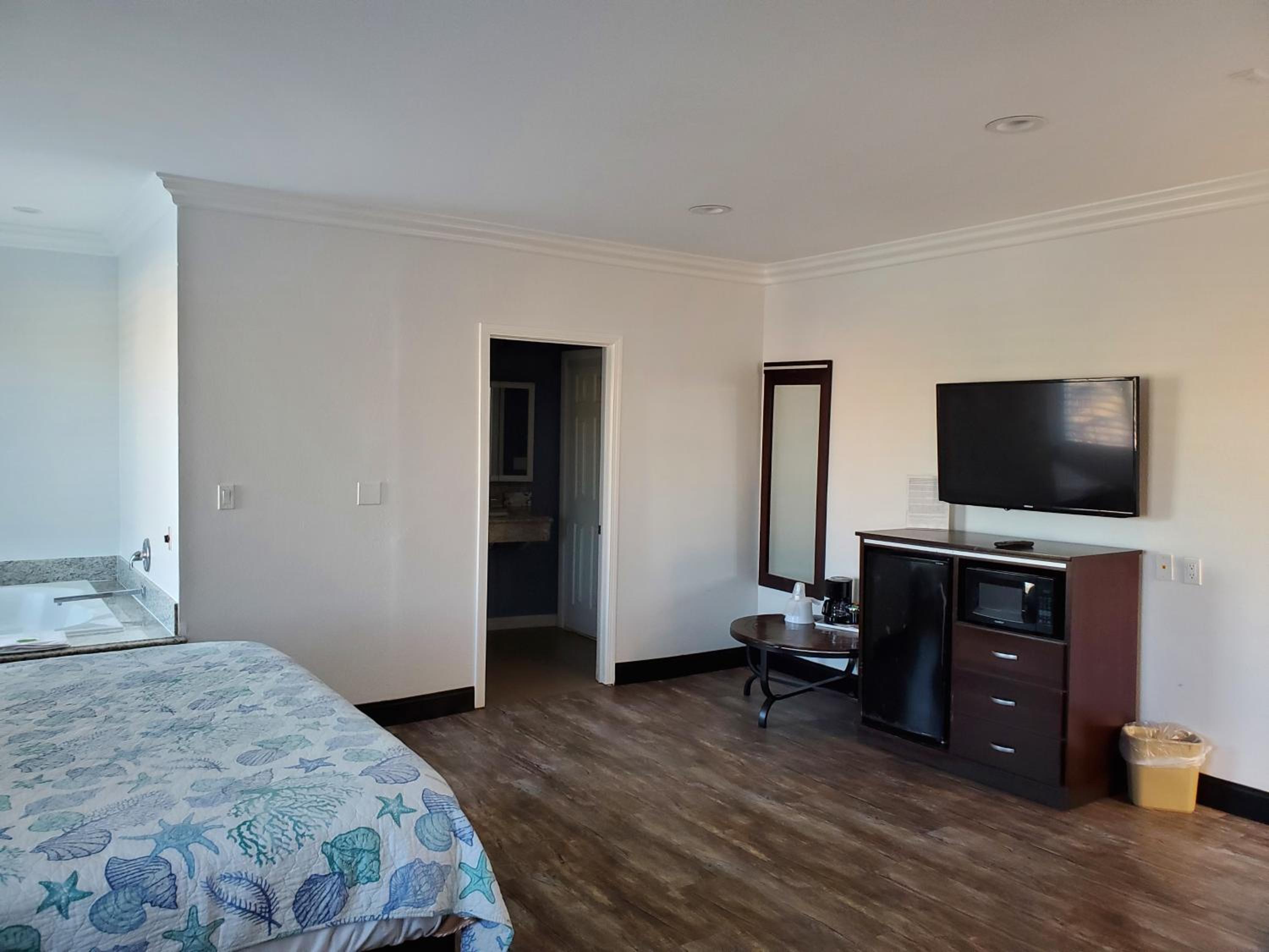 Double Room with Spa Bath photo 3