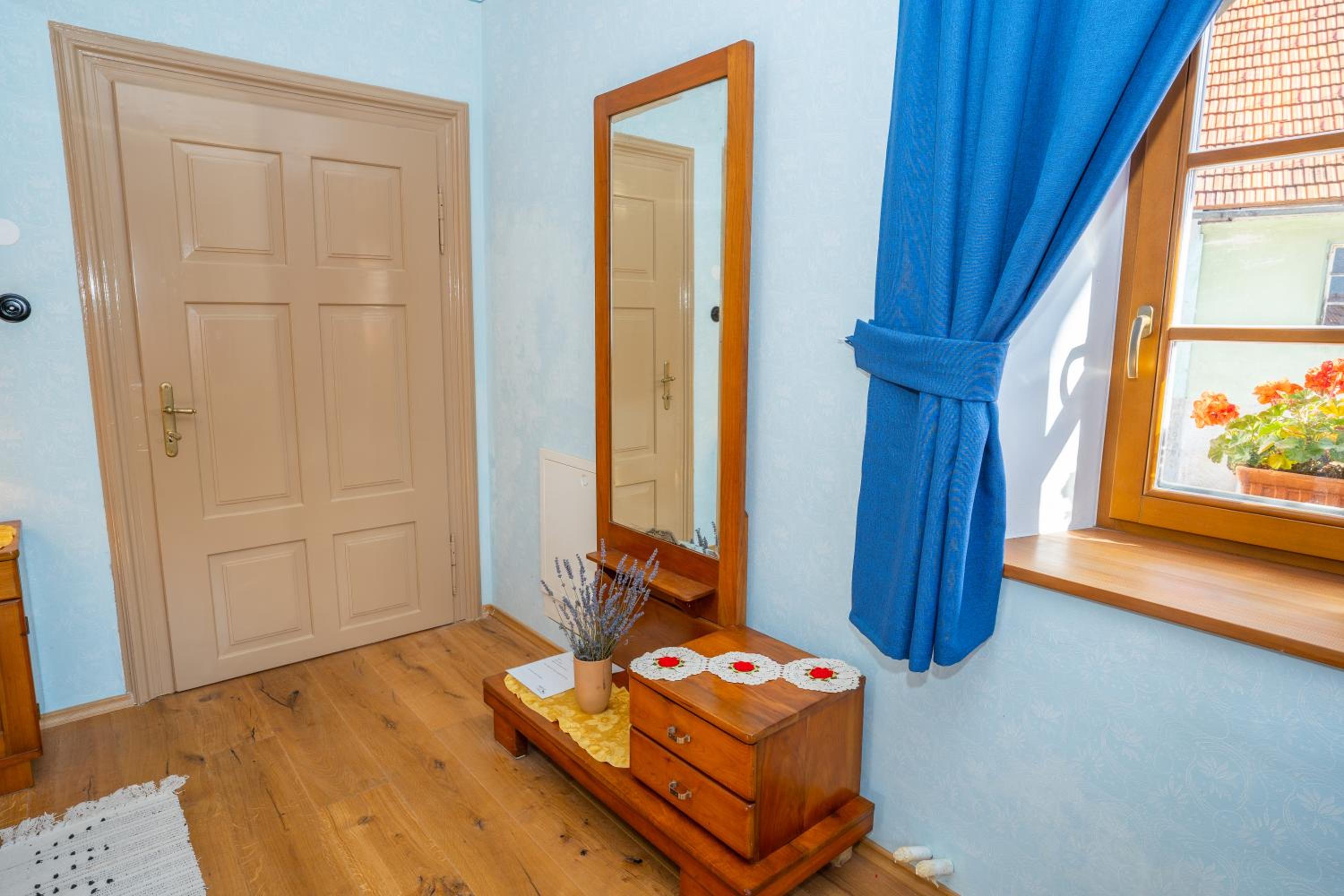Three Bedroom Country House - Photo 73