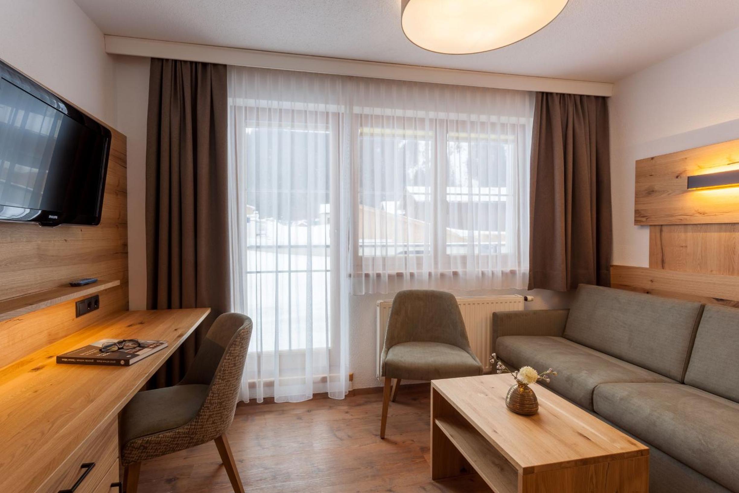 Deluxe Double Room - Photo 7