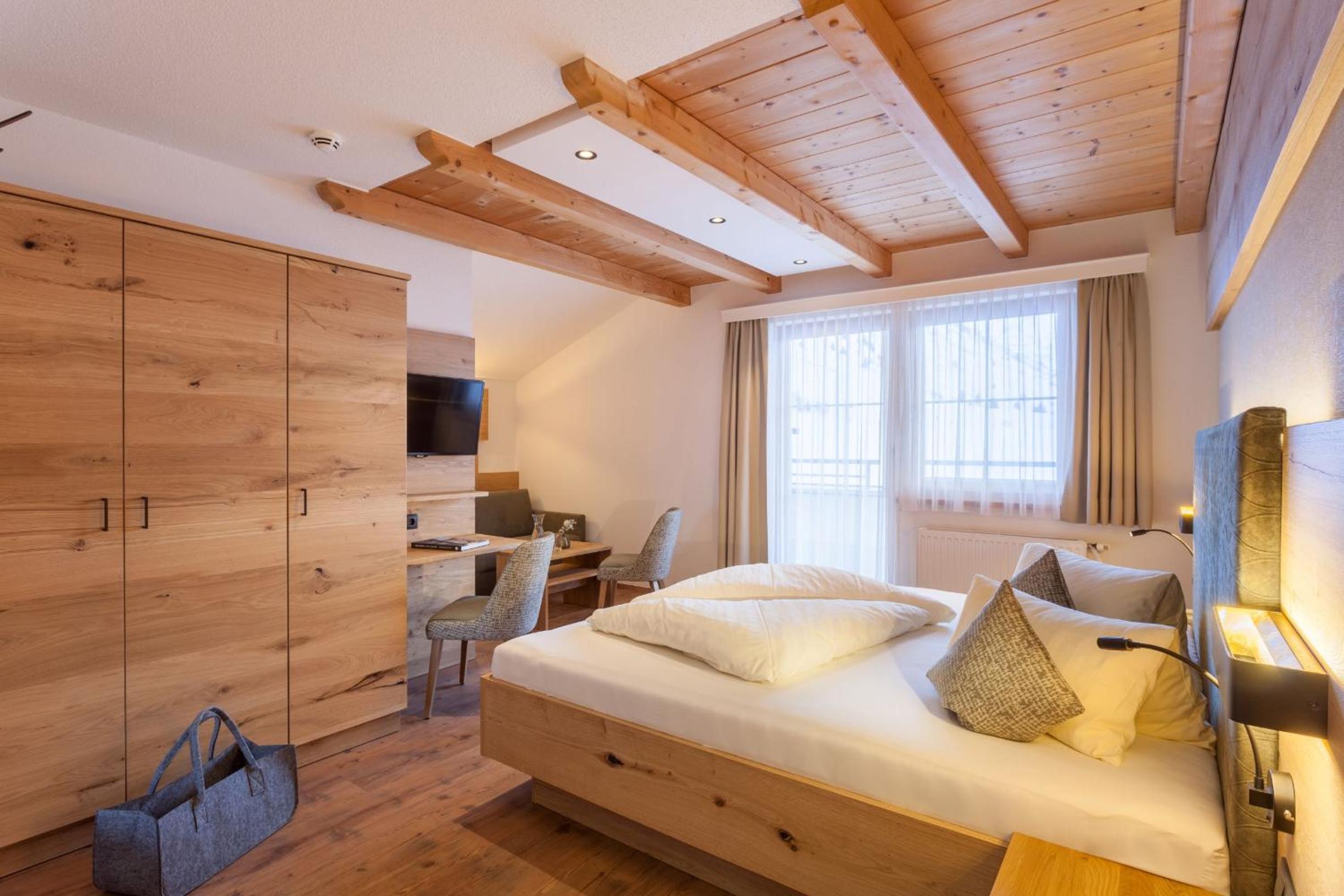 Double Room - Photo 9