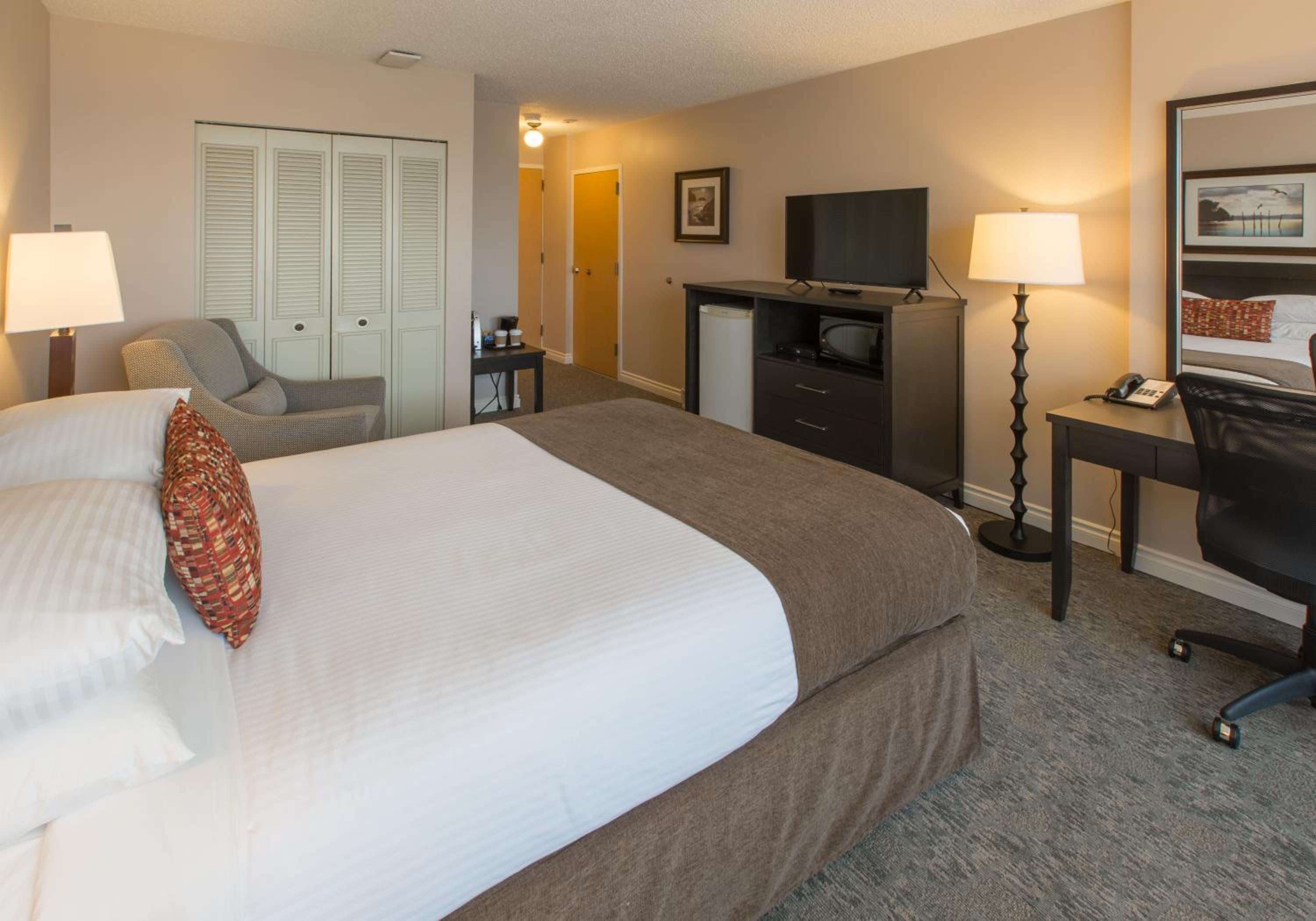 Queen Room - Photo 5