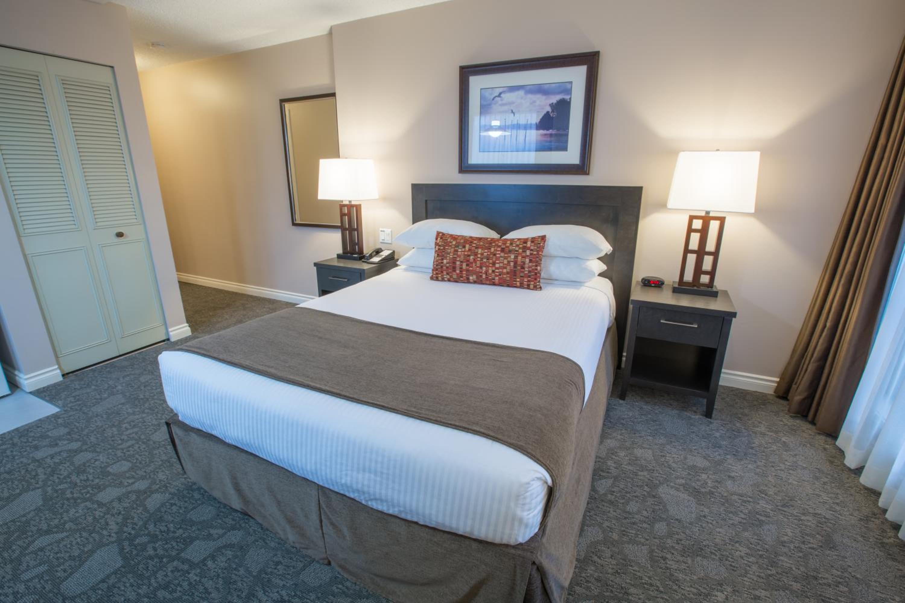 Queen Room - Photo 10