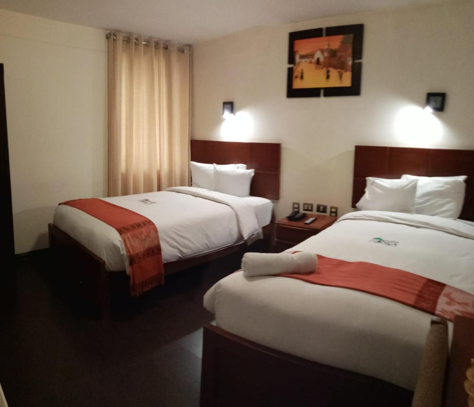 Standard Twin Room - Photo 9
