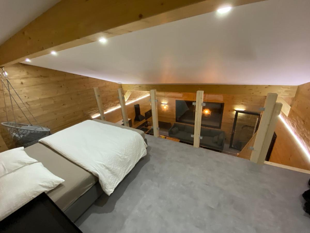 One-Bedroom Chalet - Photo 5